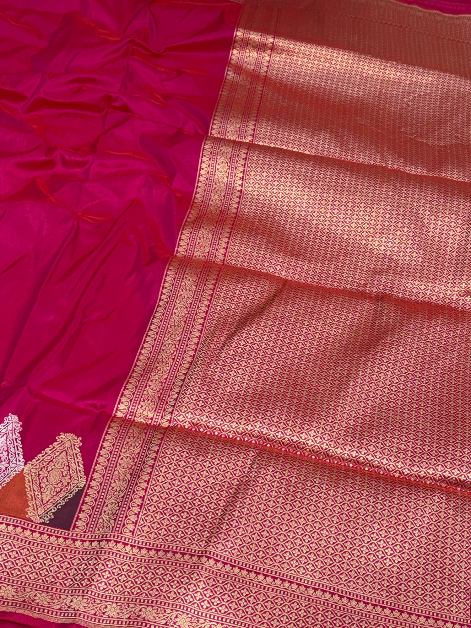Rani Pink Handwoven Pure Banarasi Katan Silk Saree with Rangkat Border