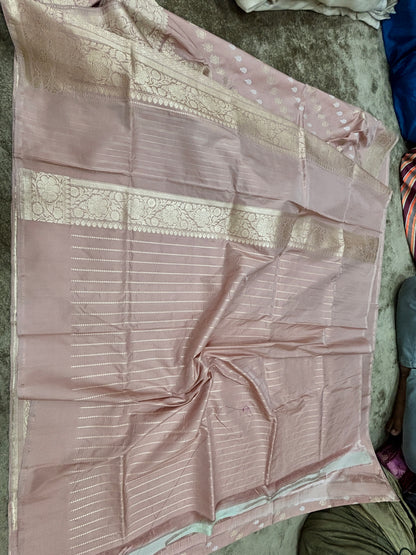 Pure Katan Silk Nilambari Buti Jaal Weaving Saree