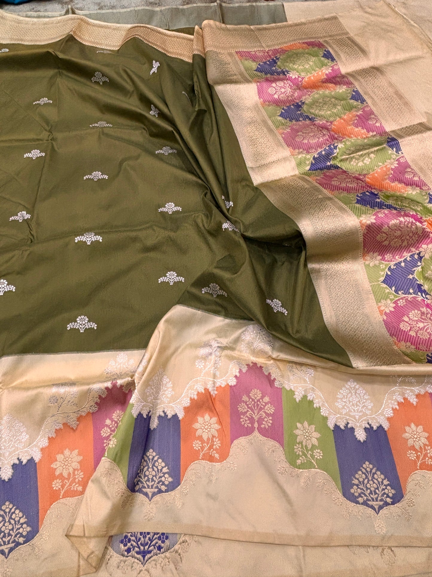 Pure Banarasi Katan Silk Kadhwa Rangkaat Border Ultra-Rich Saree