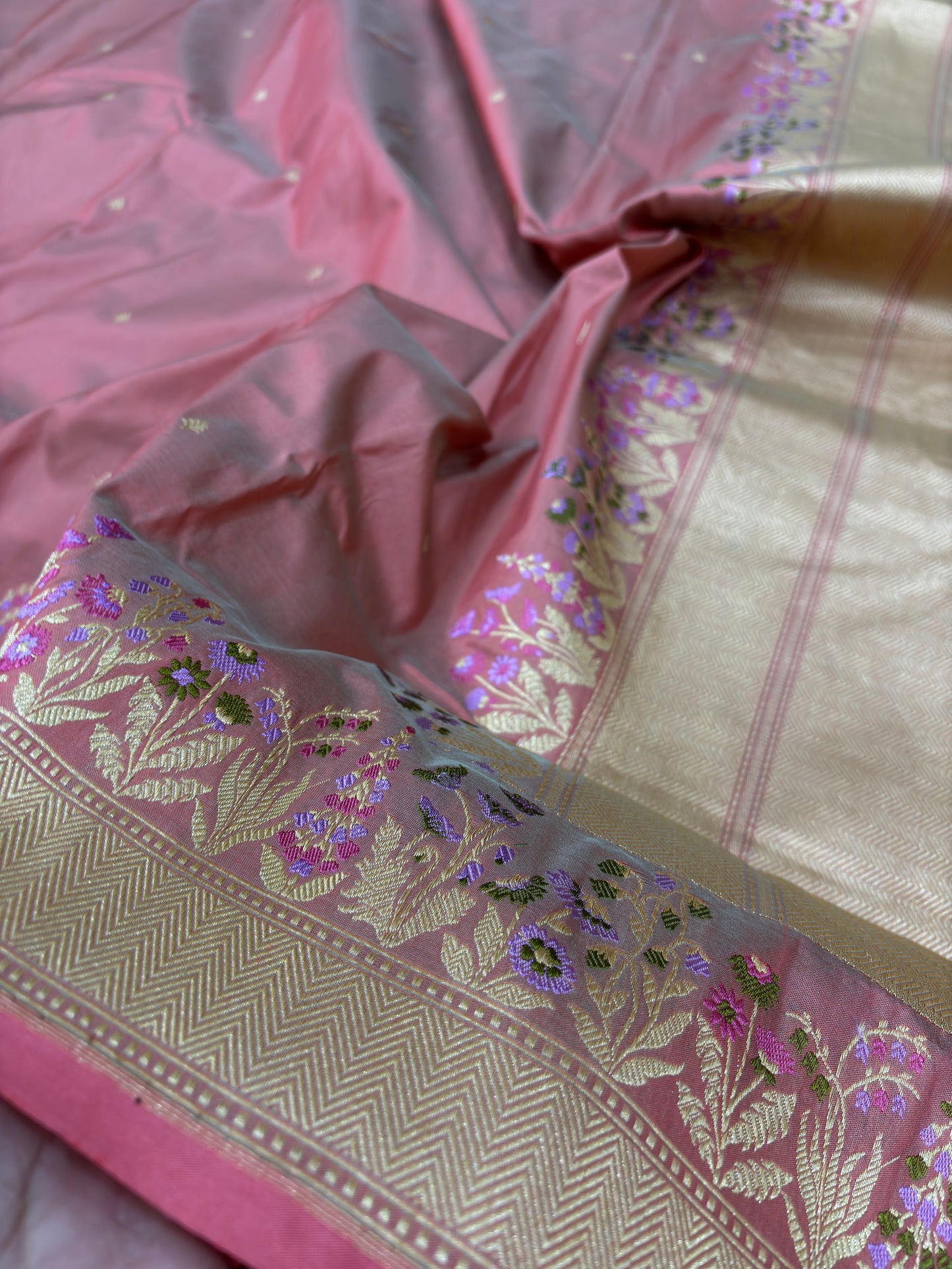 Pure Banarasi Katan Silk Saree with Shaded Minakari Border and Buti