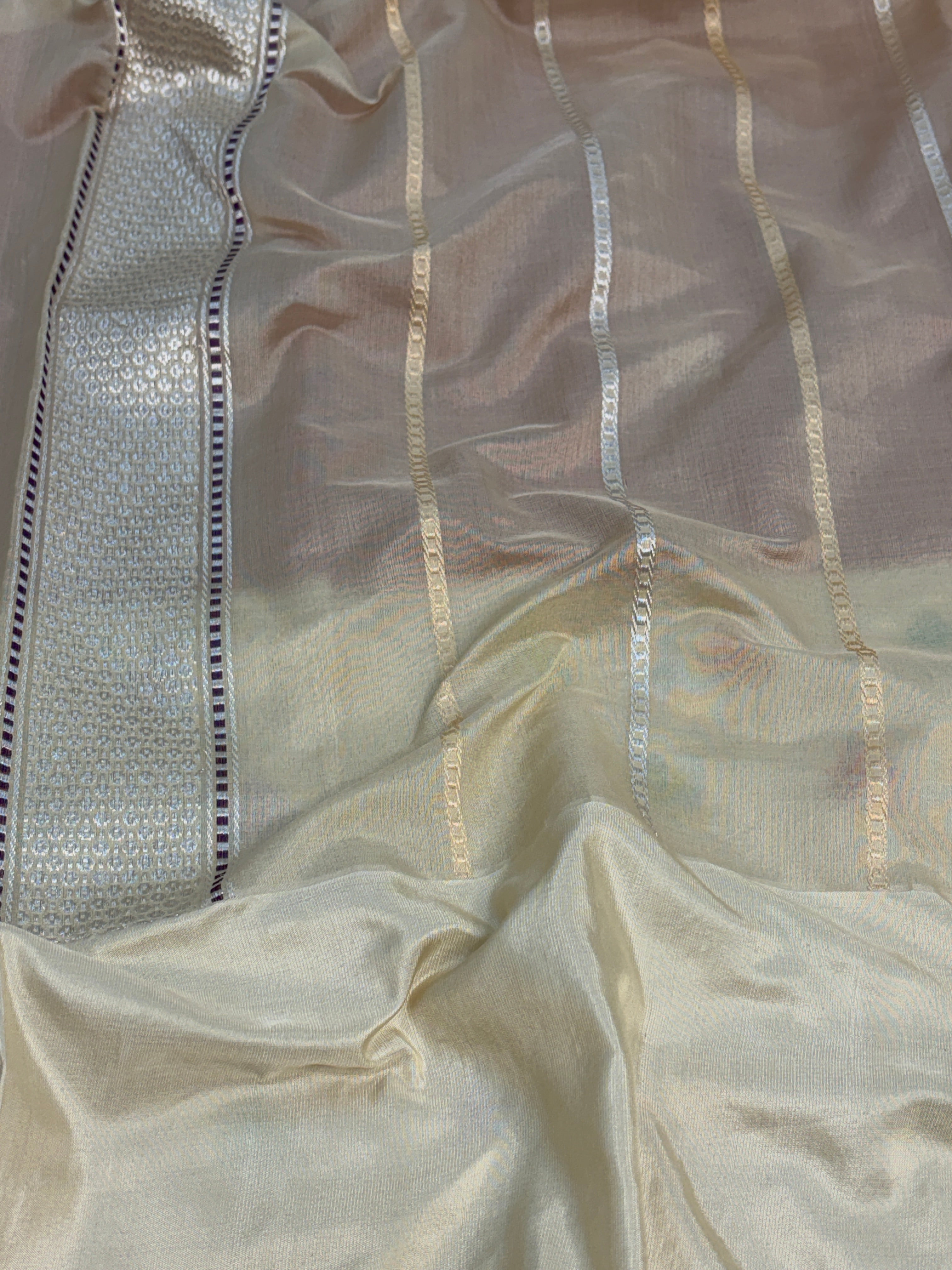 Red Handwoven Pure Banarasi Kora Silk Saree