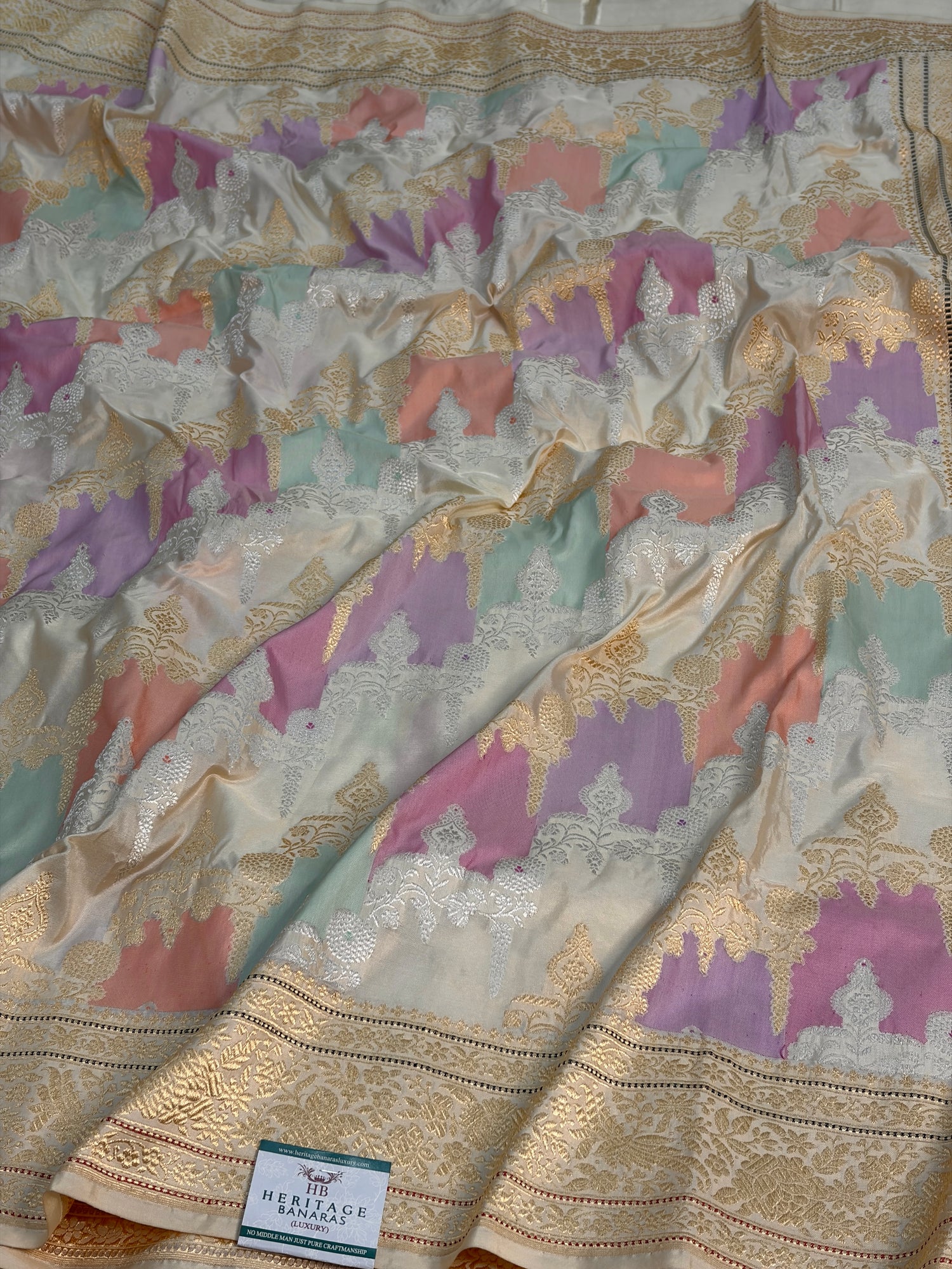 Ivory Handwoven Pure Banarasi Rangkaat Saree