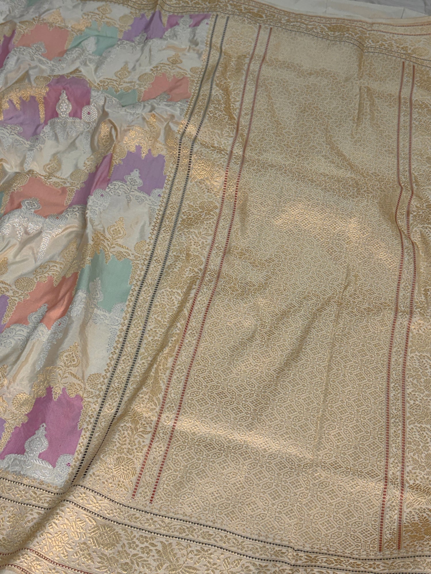 Ivory Handwoven Pure Banarasi Rangkaat Saree
