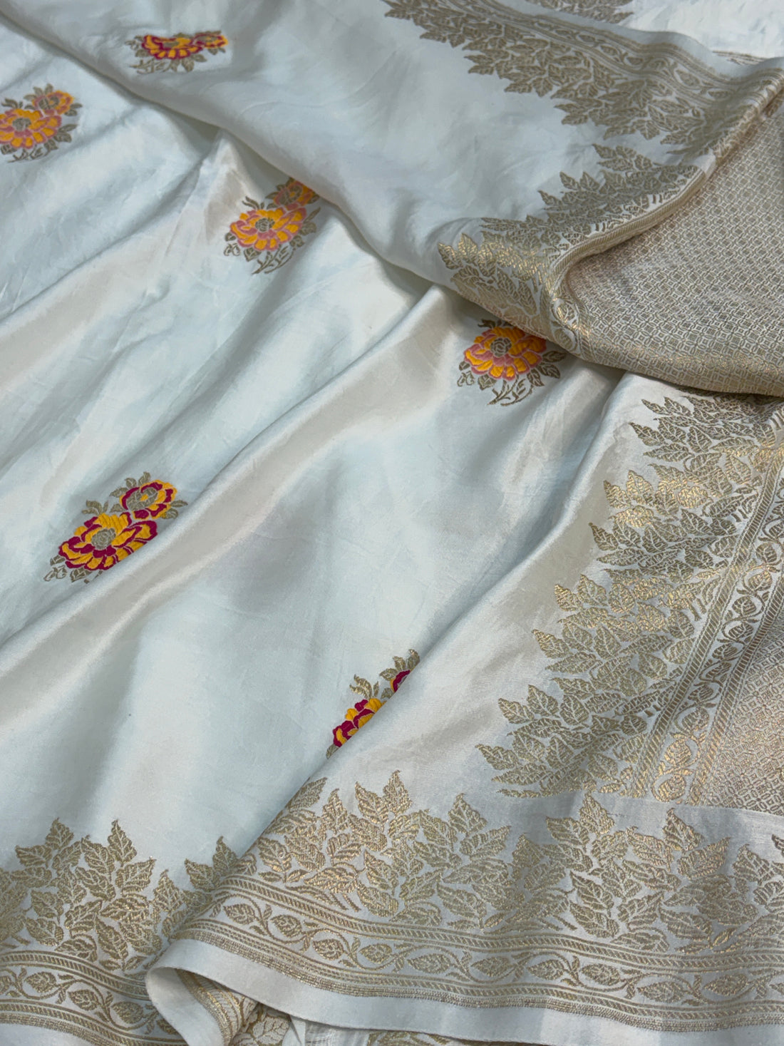 White Handwoven Pure Mashru Banarasi Satin Silk Saree