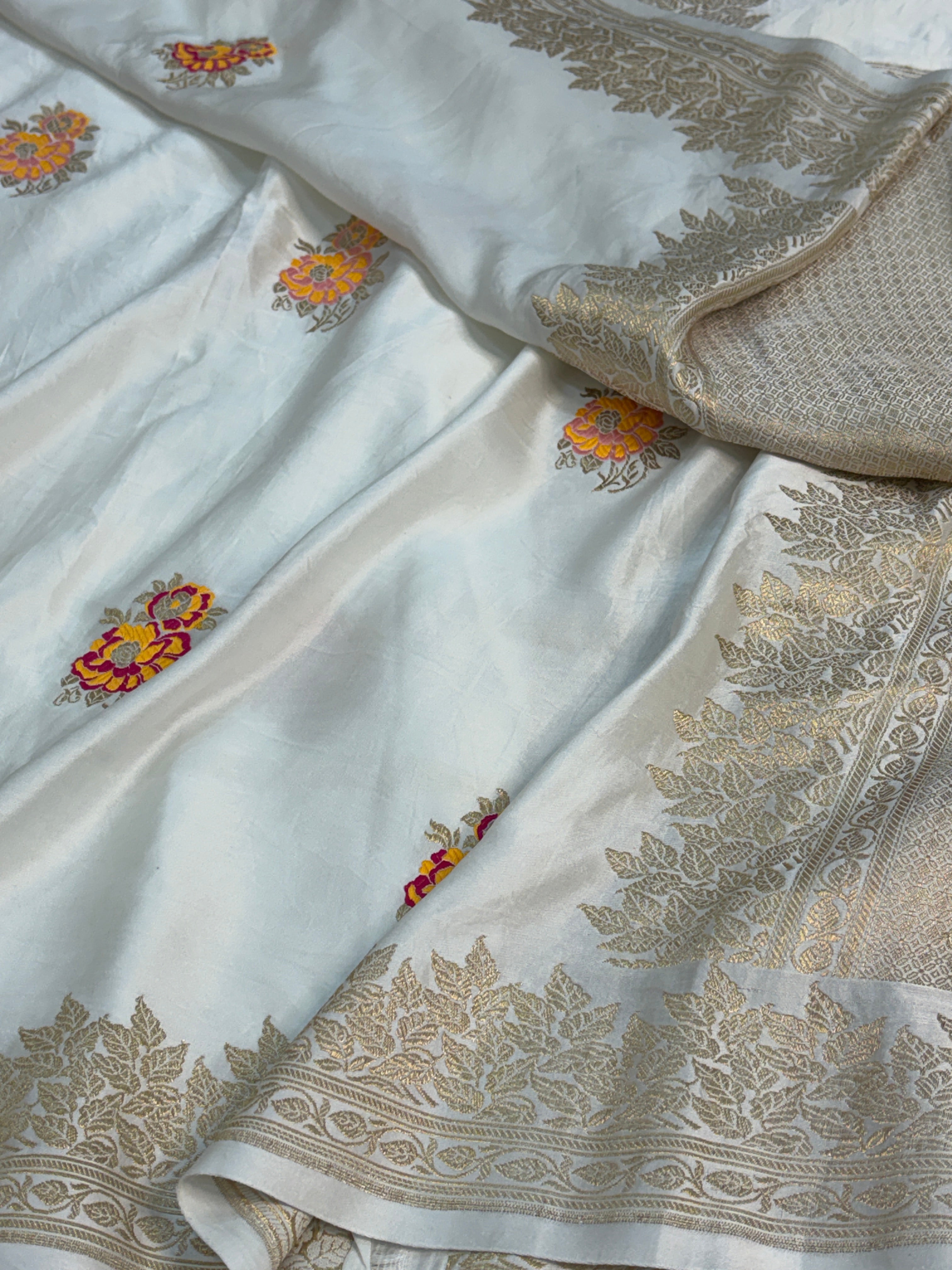 White Handwoven Pure Mashru Banarasi Satin Silk Saree