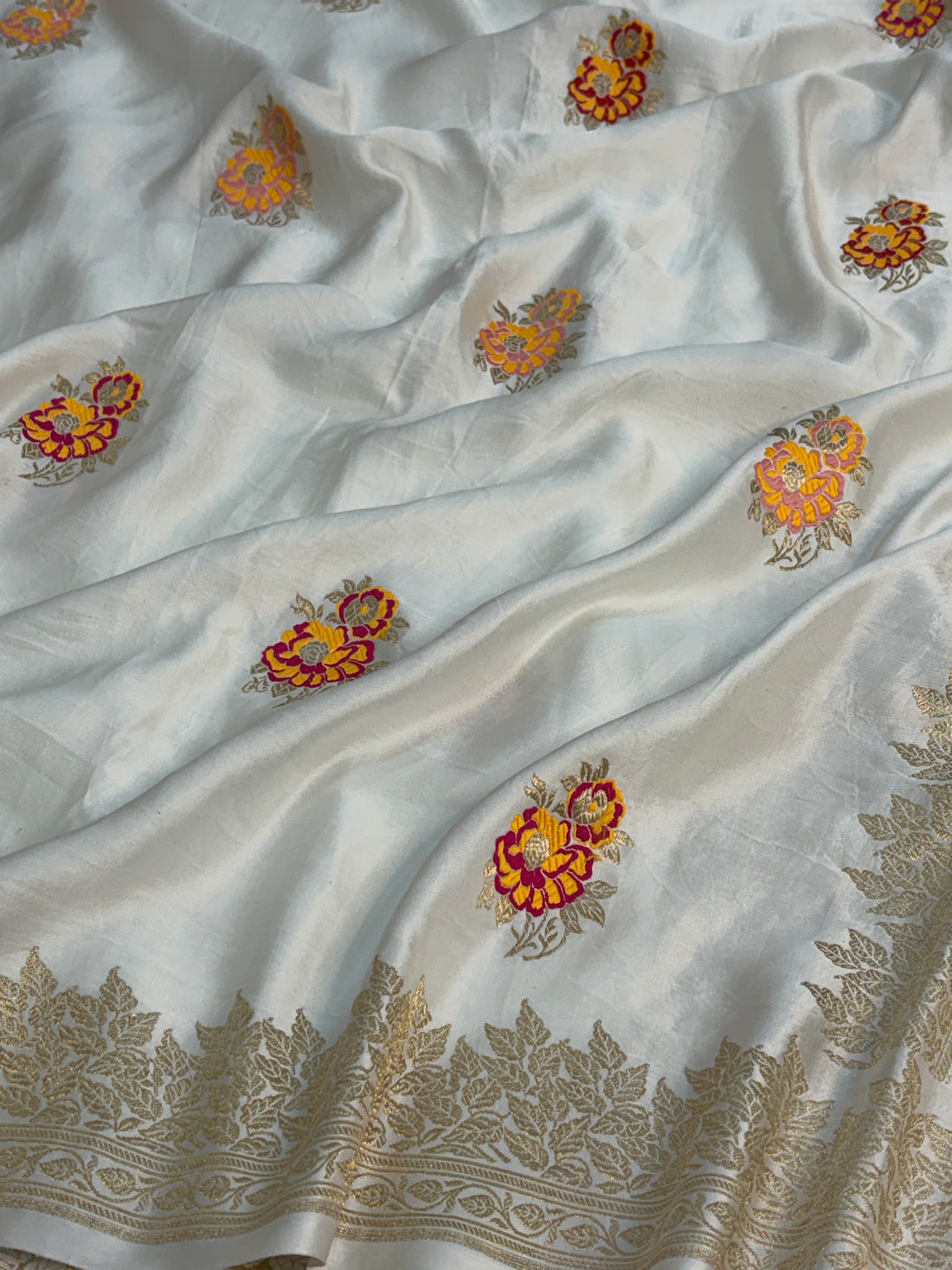White Handwoven Pure Mashru Banarasi Satin Silk Saree