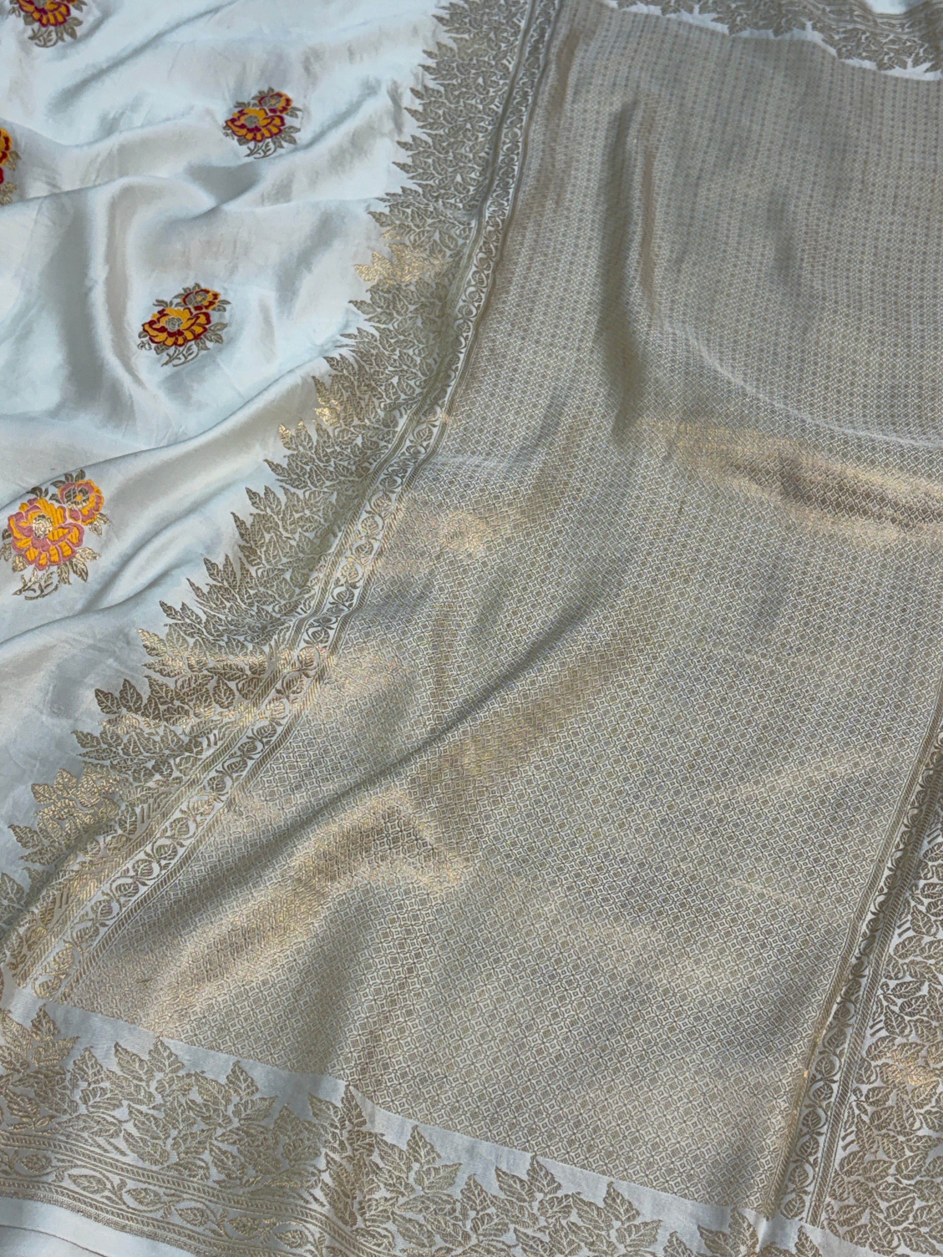 White Handwoven Pure Mashru Banarasi Satin Silk Saree