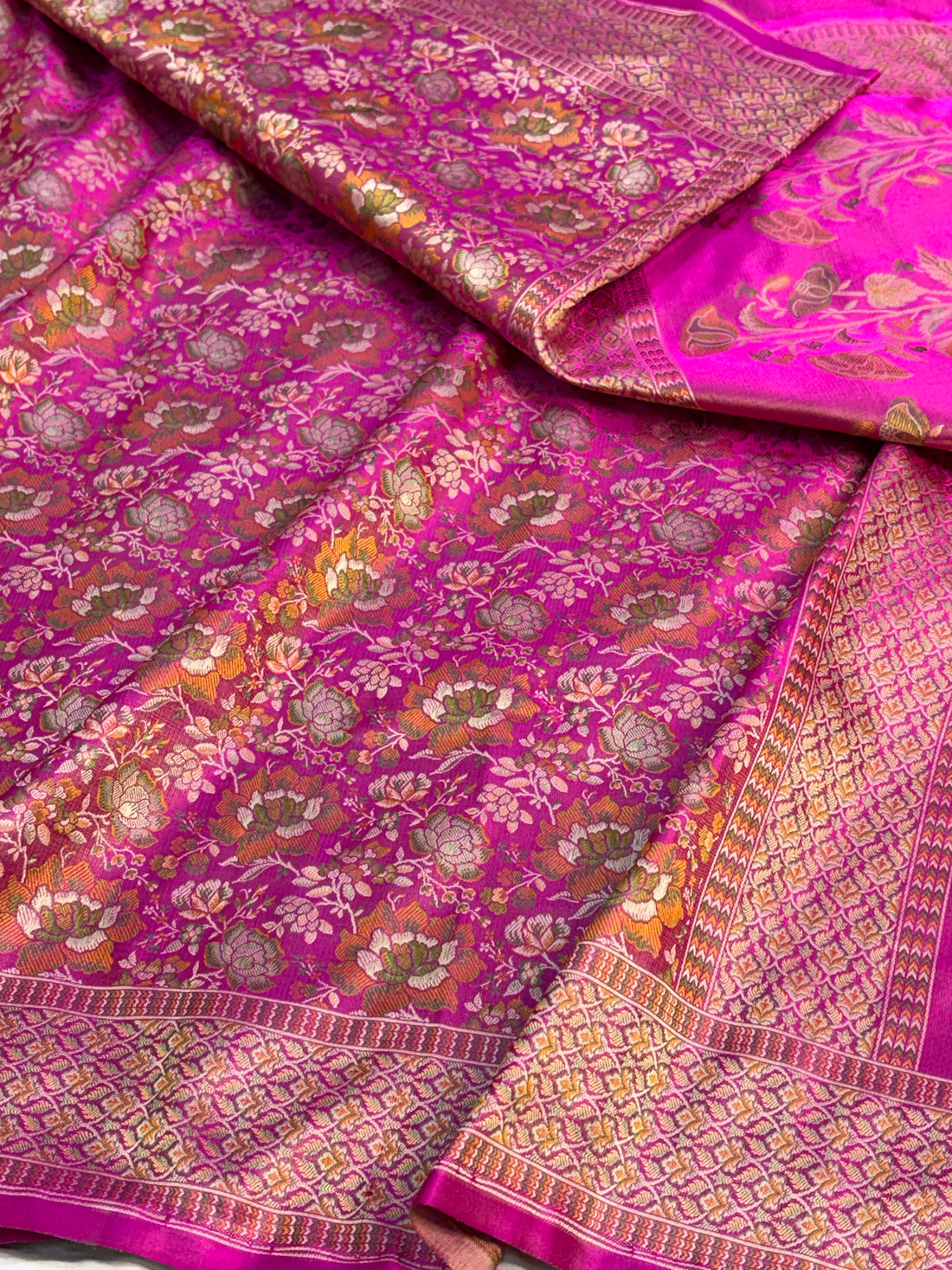 Rani Handwoven Pure Banarasi Satin Tanchoi Silk Saree