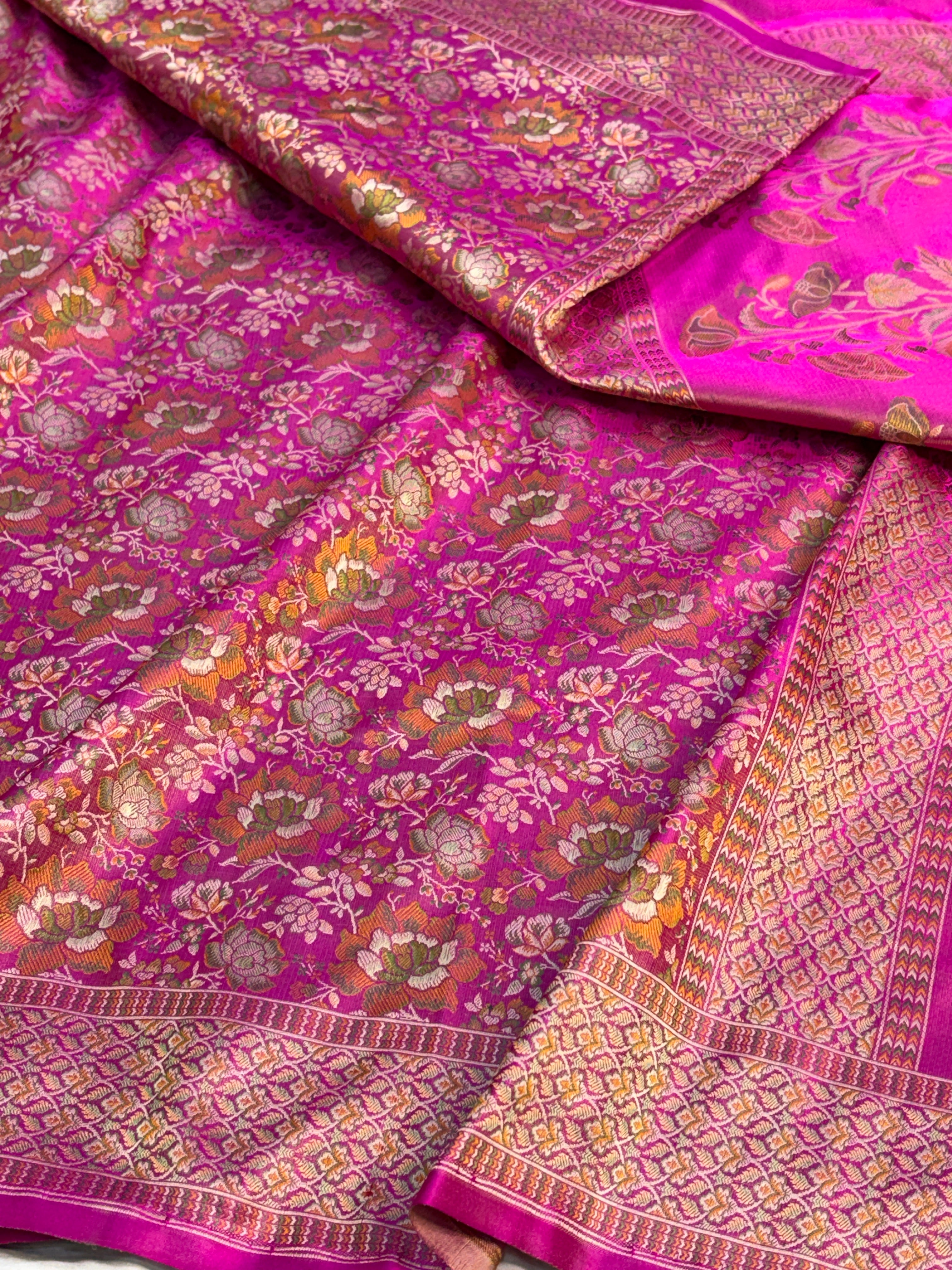 Rani Handwoven Pure Banarasi Satin Tanchoi Silk Saree