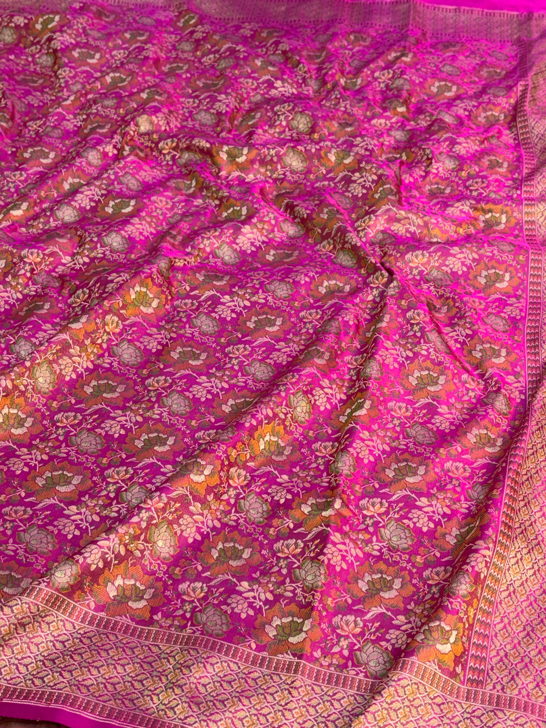 Rani Handwoven Pure Banarasi Satin Tanchoi Silk Saree