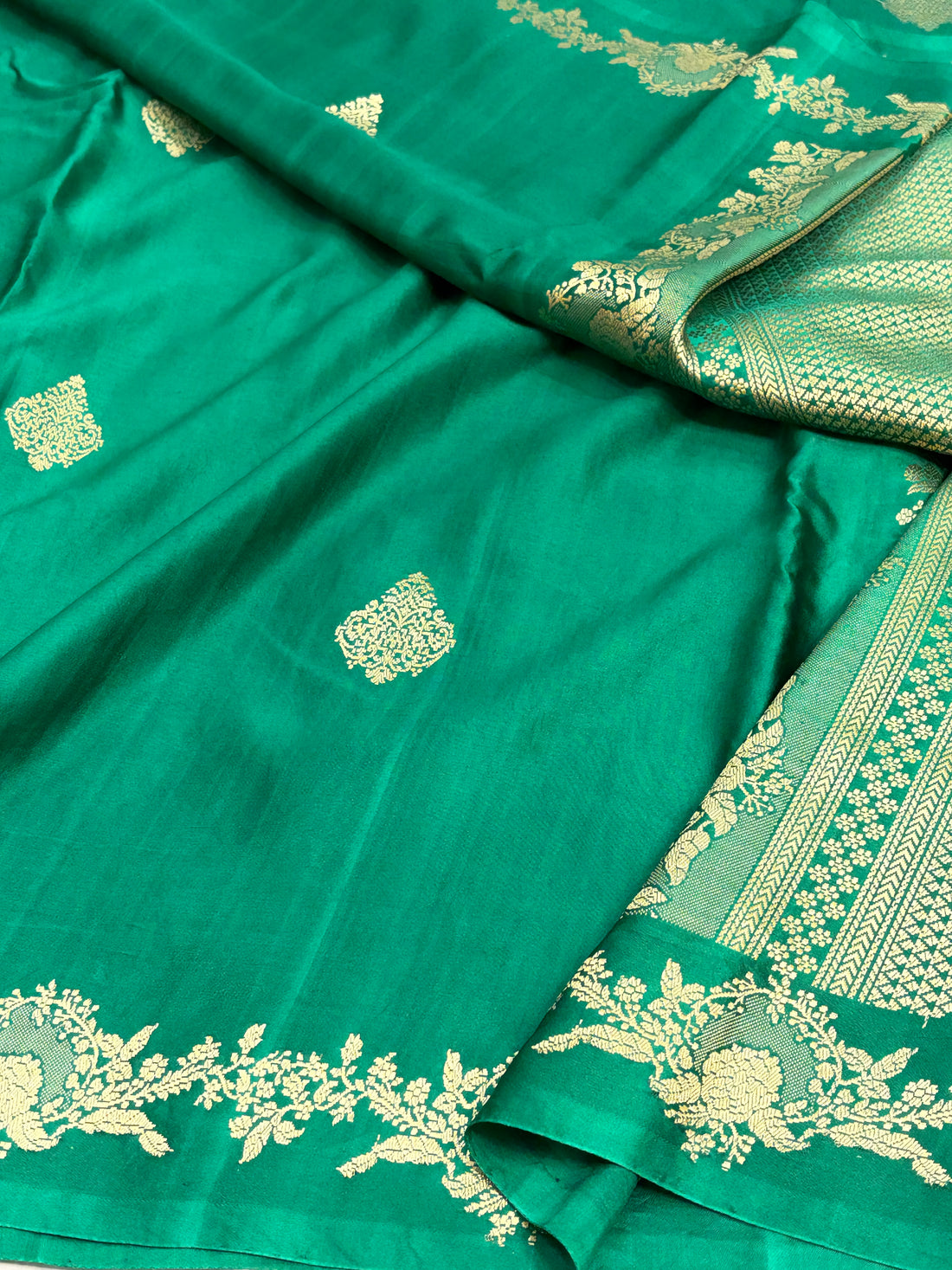 Green Handwoven Pure Mashru Banarasi Satin Silk Saree
