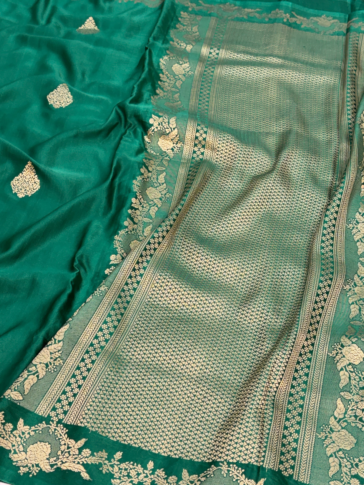 Green Handwoven Pure Mashru Banarasi Satin Silk Saree