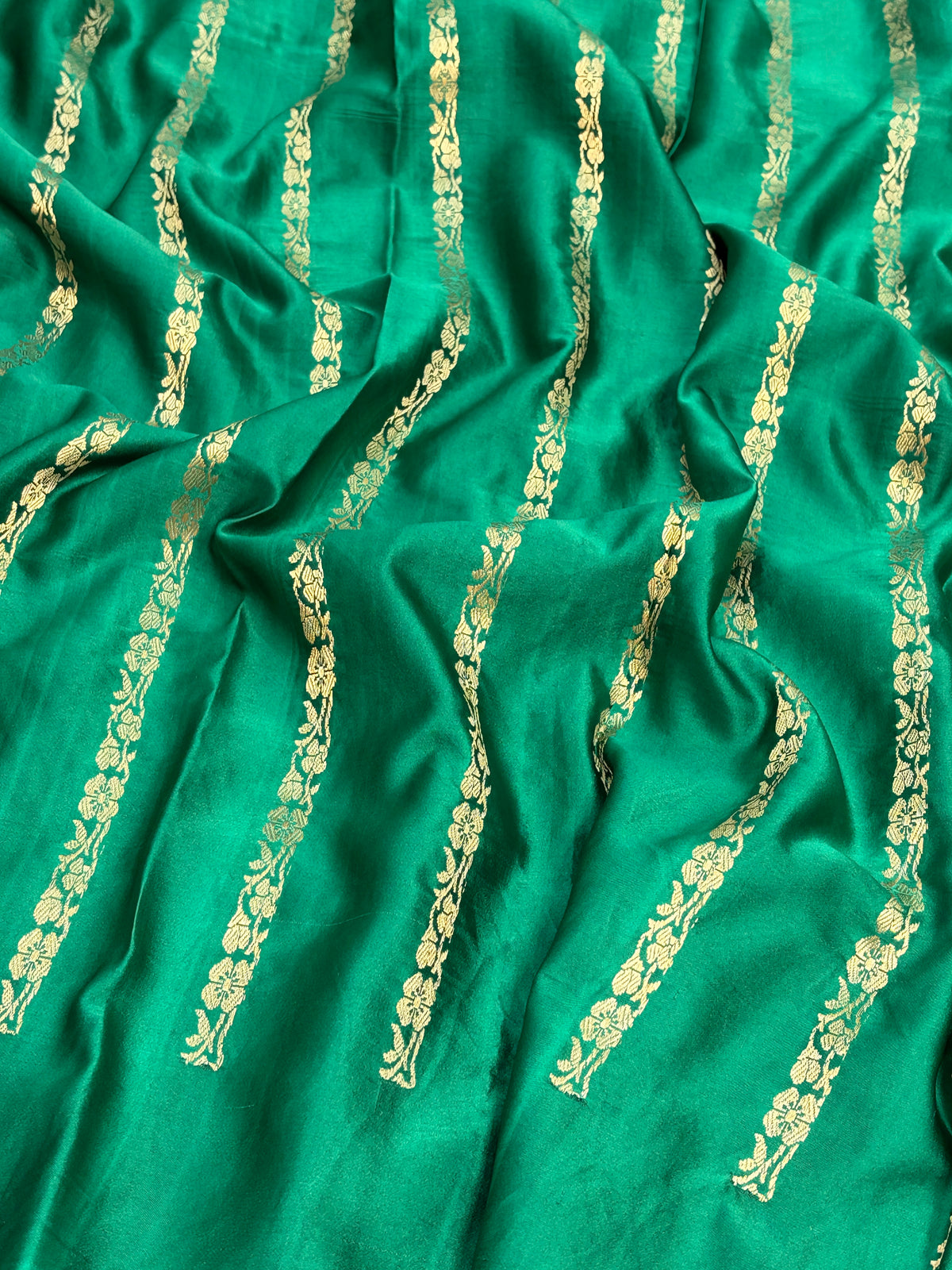 Green Handwoven Pure Mashru Banarasi Satin Silk Saree