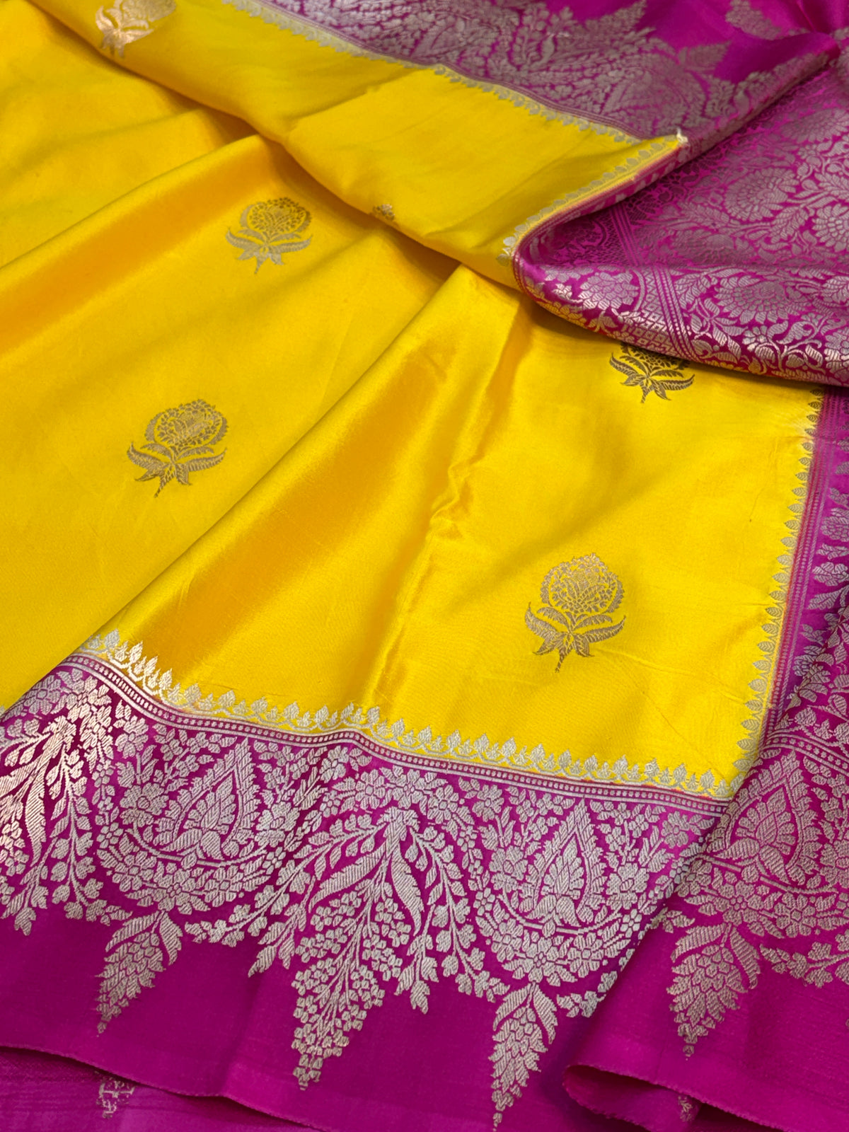 Yellow Handwoven Pure Mashru Banarasi Satin Silk Saree