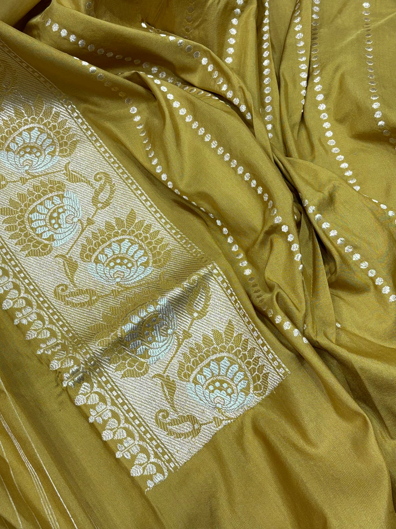 Mehndi Yellow Banarasi Pure Katan Silk Rangkaat Handwoven Saree
