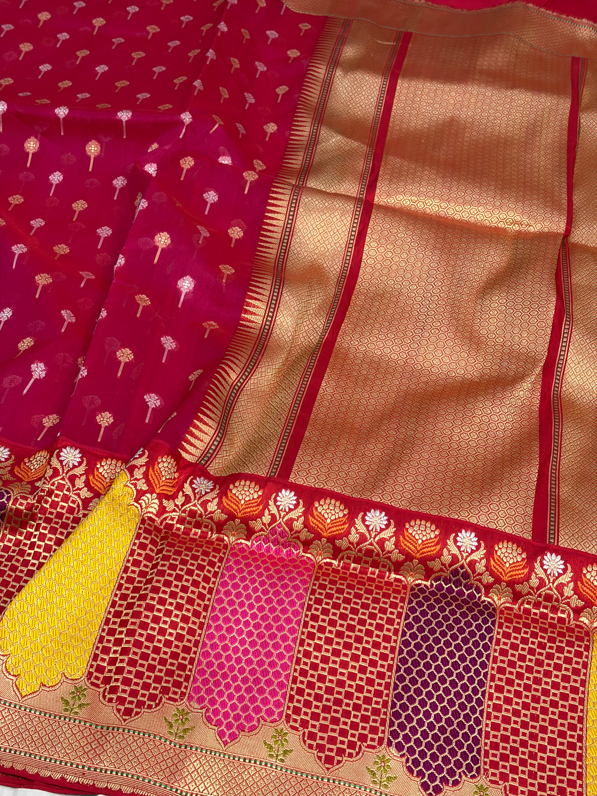 Rani Pink Handwoven Pure Banarasi Kora Silk Saree with Rangkat Border