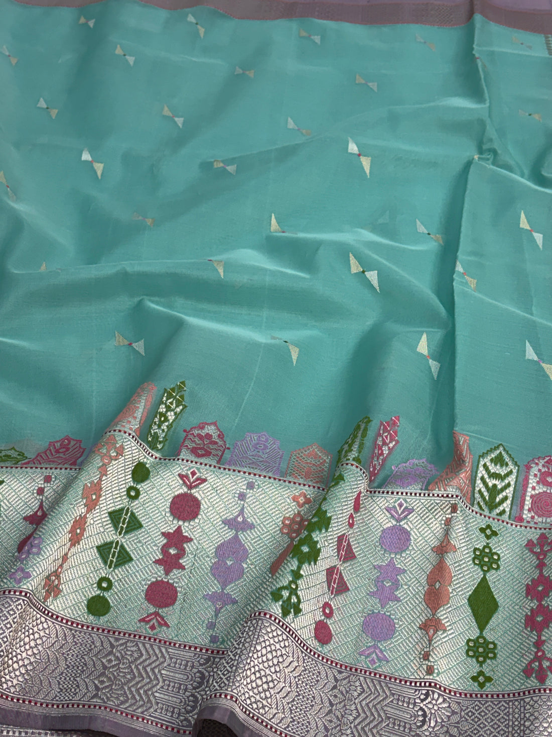 Sea Green Handwoven Pure Banarasi Kora Silk Saree with Kadhiyal Border