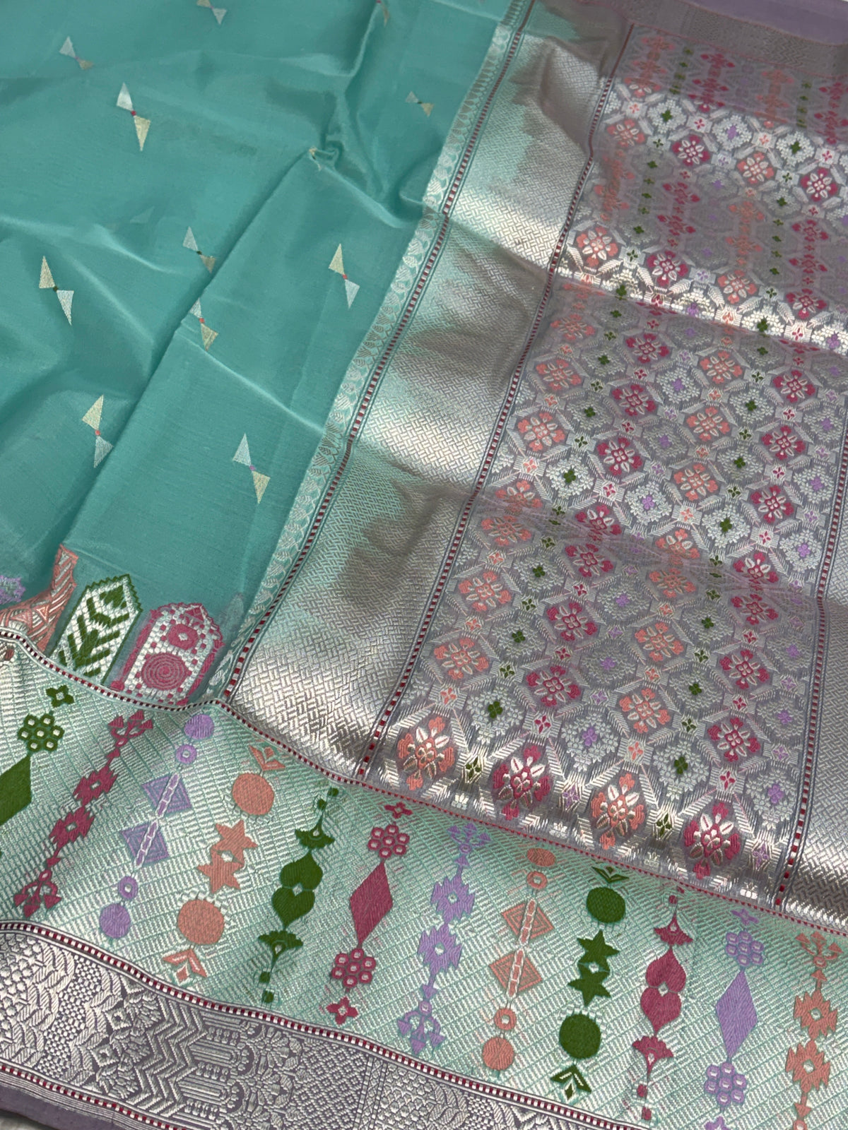 Sea Green Handwoven Pure Banarasi Kora Silk Saree with Kadhiyal Border