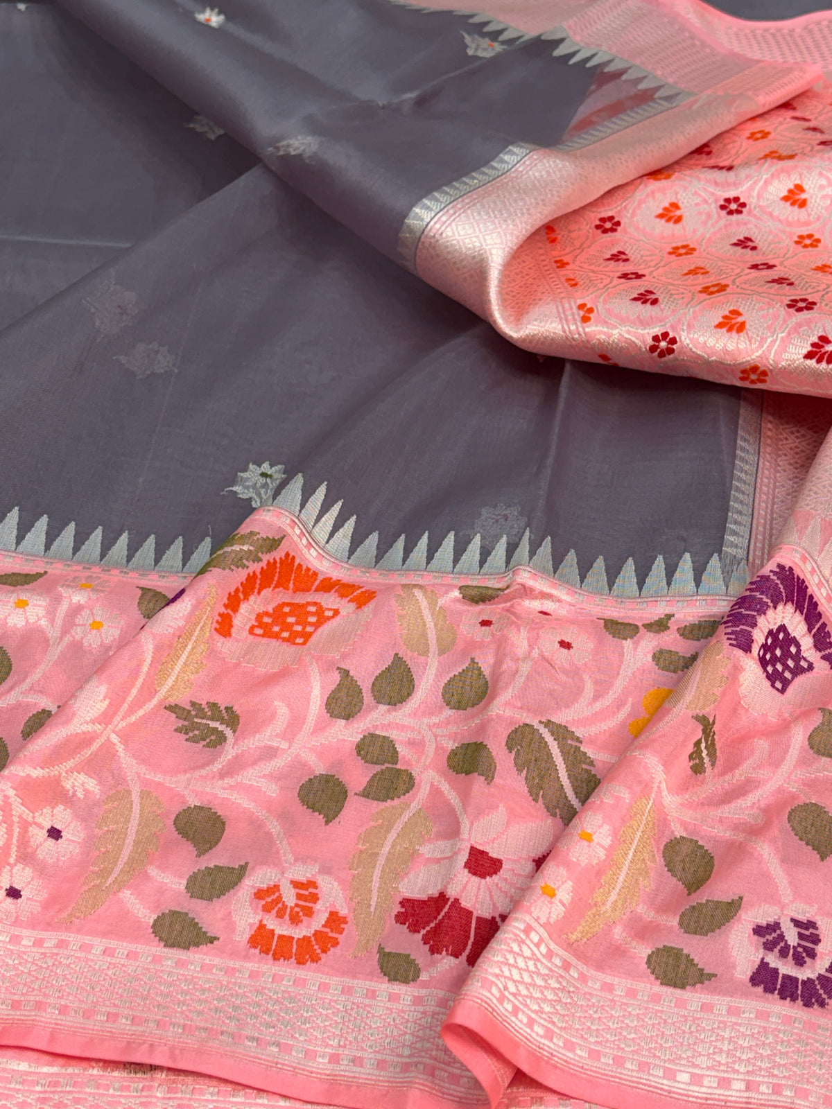Grey Handwoven Pure BANARASI Kora Silk Saree with Baby Pink KADHIYAL Border