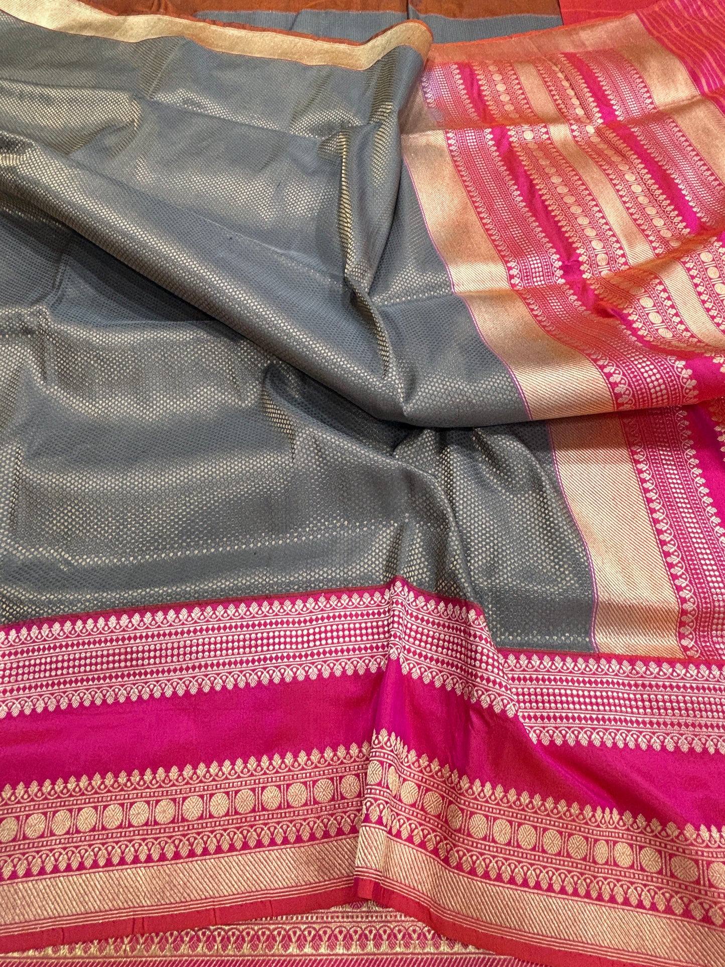 Pure katan Silk Handloom with Katan silk kadhiyal border in kadhwa weave