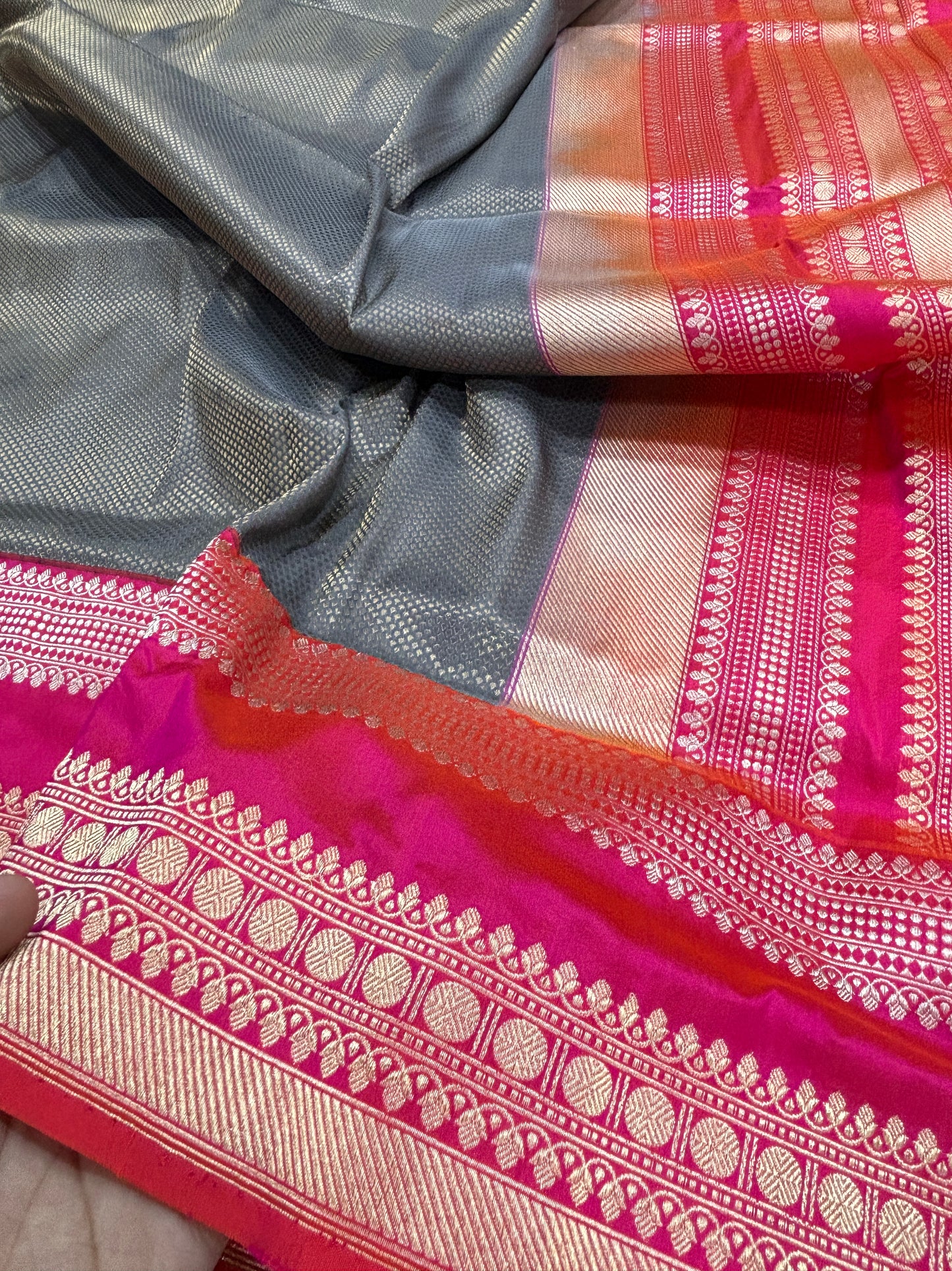 Pure katan Silk Handloom with Katan silk kadhiyal border in kadhwa weave