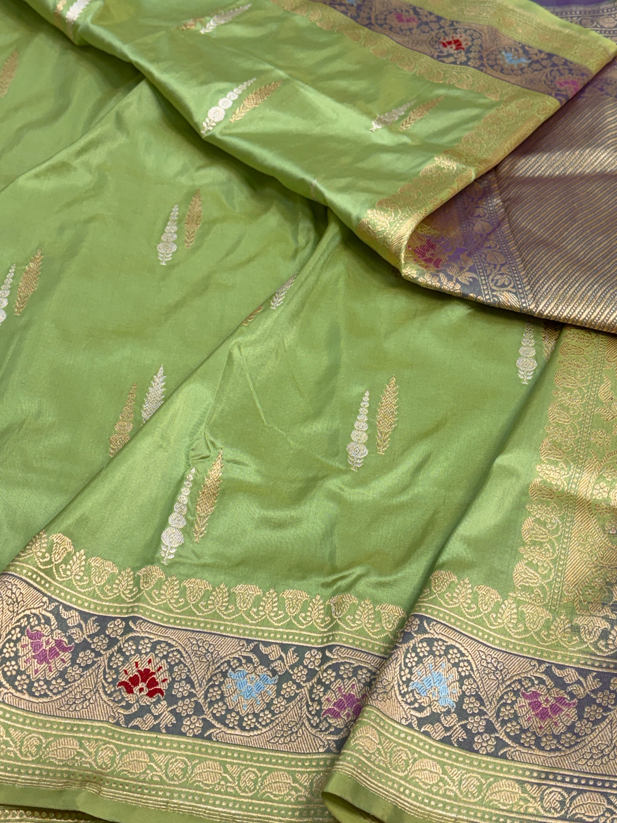 Pastel Olive Green Handwoven Pure BANARASI Katan Silk Saree