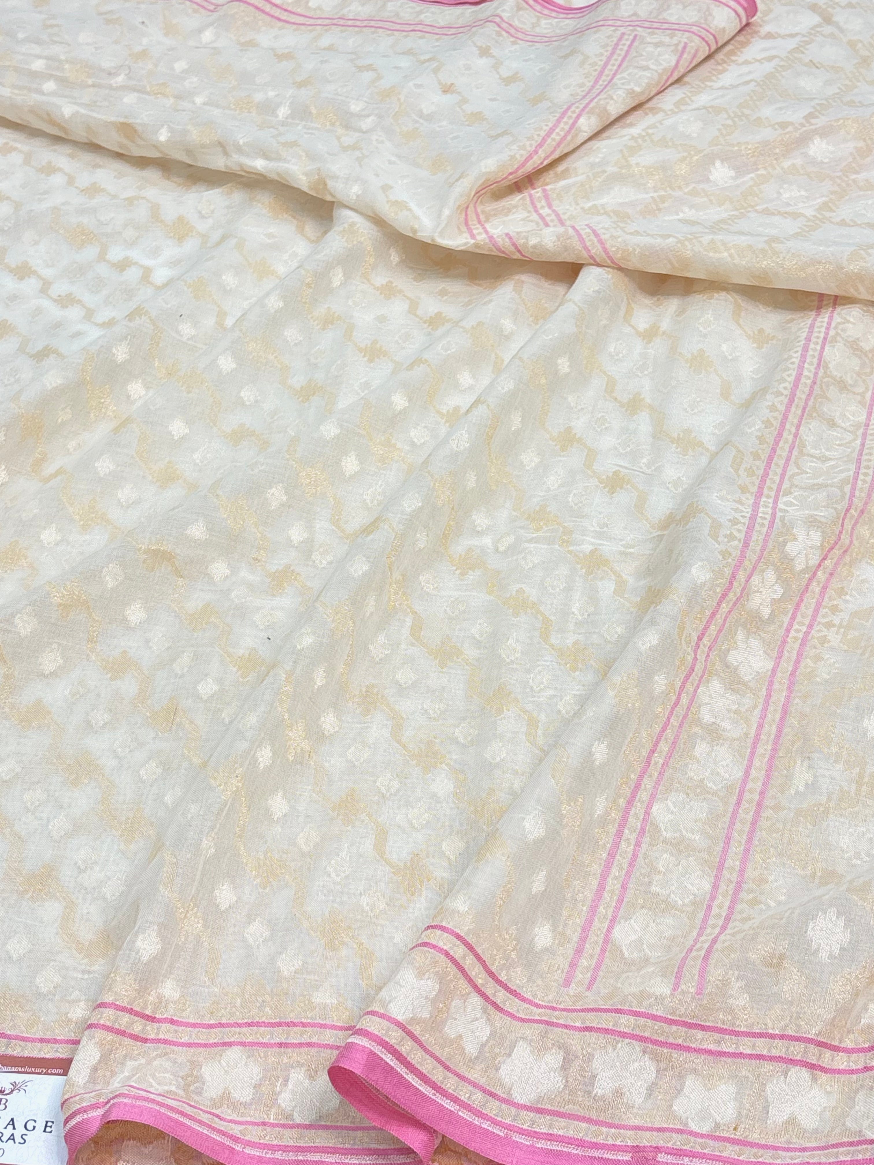 Off White Cotton Jamdani Handwoven Saree