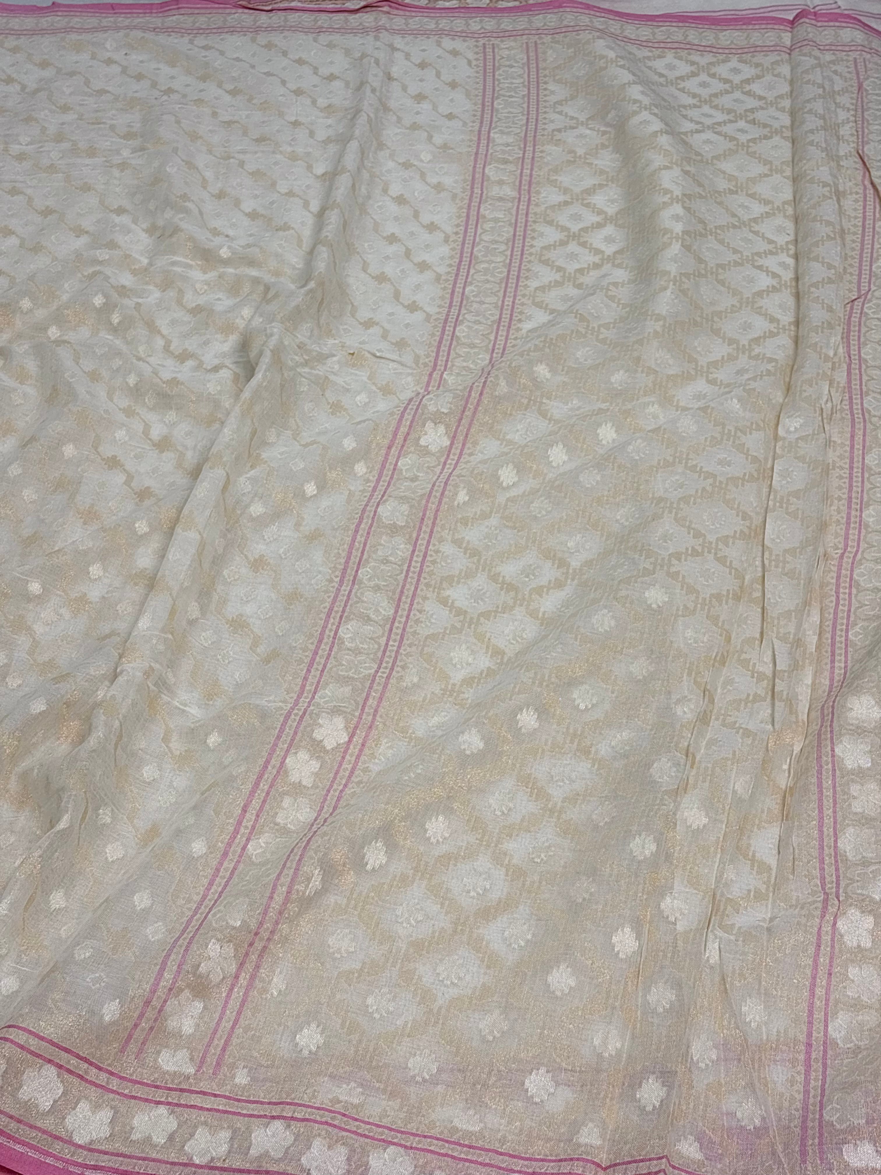 Off White Cotton Jamdani Handwoven Saree