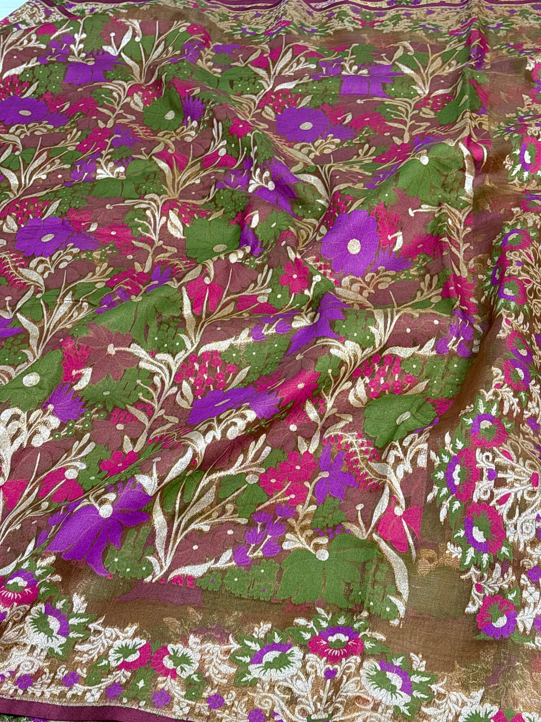 Pure Wine Kora Jamdani Handwoven Saree with Floral Jaal