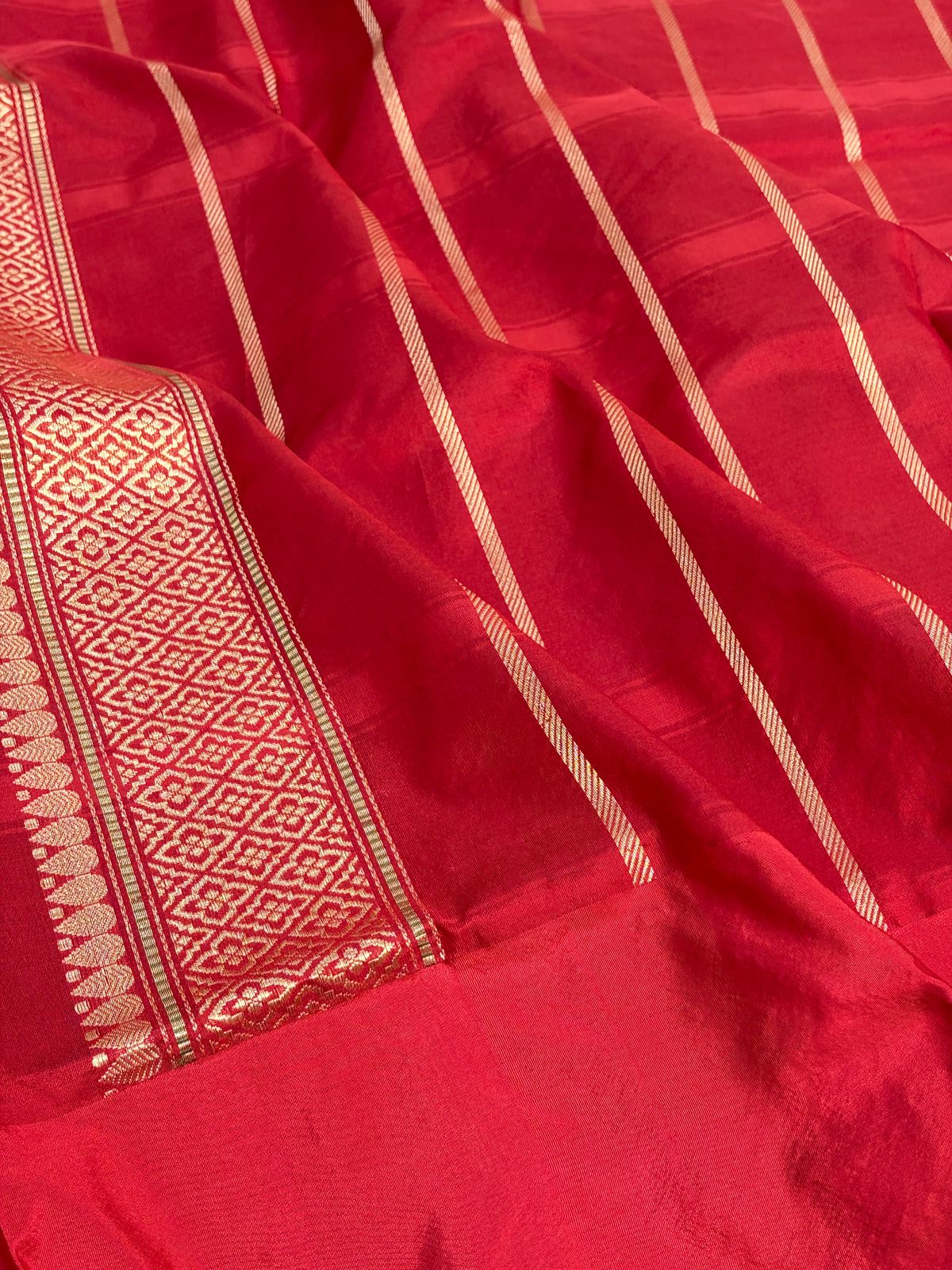 Red Handwoven Pure BANARSI Kora Silk Saree with KADHIYAL Border