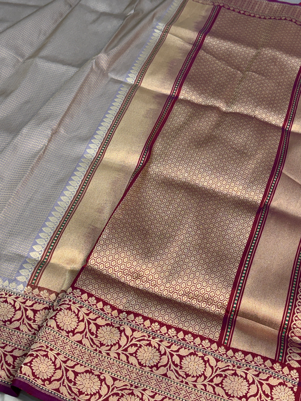 Light Lavender Handwoven Pure BANARSI Brocade Saree with KADHIYAL Border