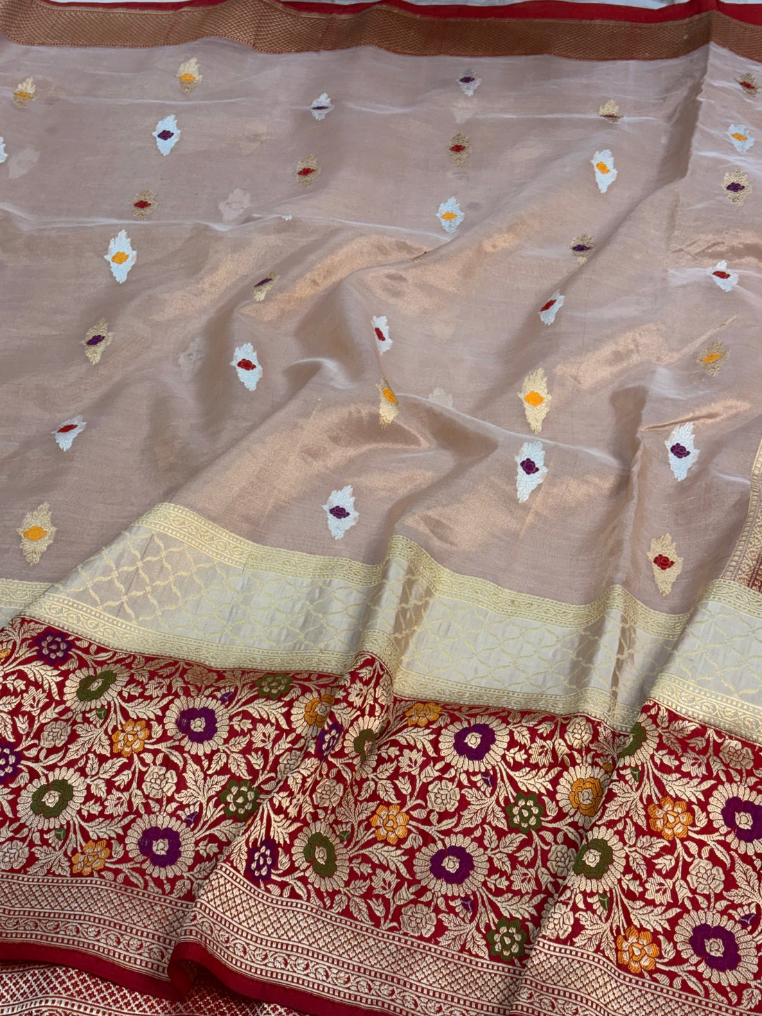 Lavender Handwoven Tissue Buti Banarasi Meenakari Saree with Kadhiyal Border