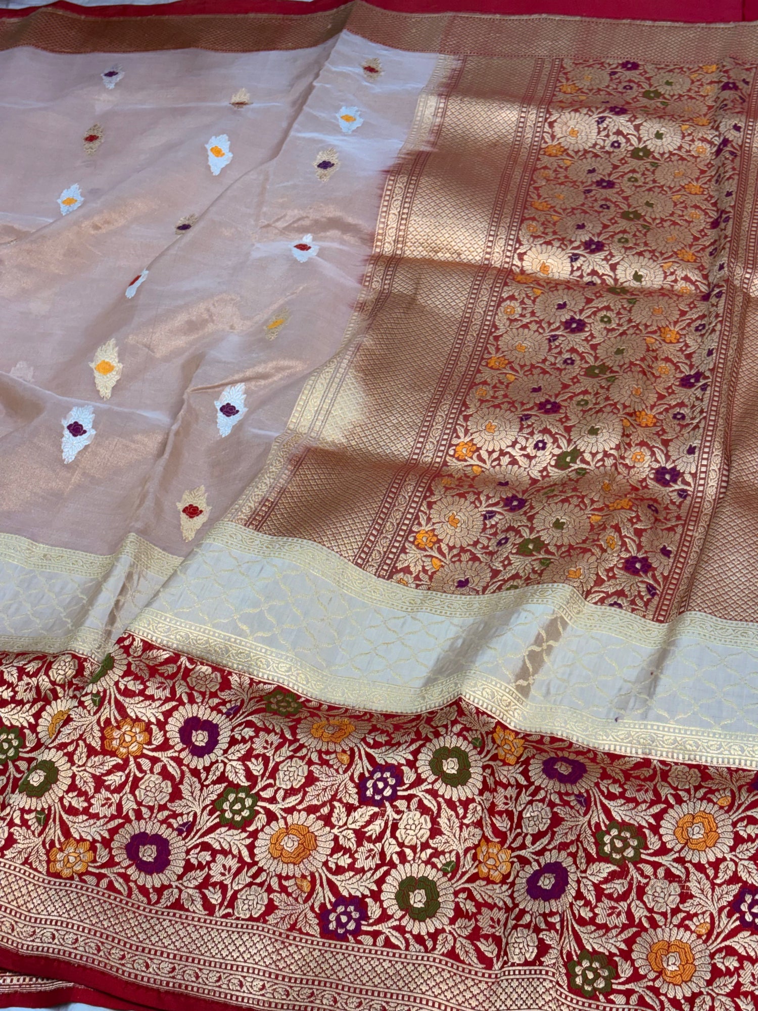 Lavender Handwoven Tissue Buti Banarasi Meenakari Saree with Kadhiyal Border