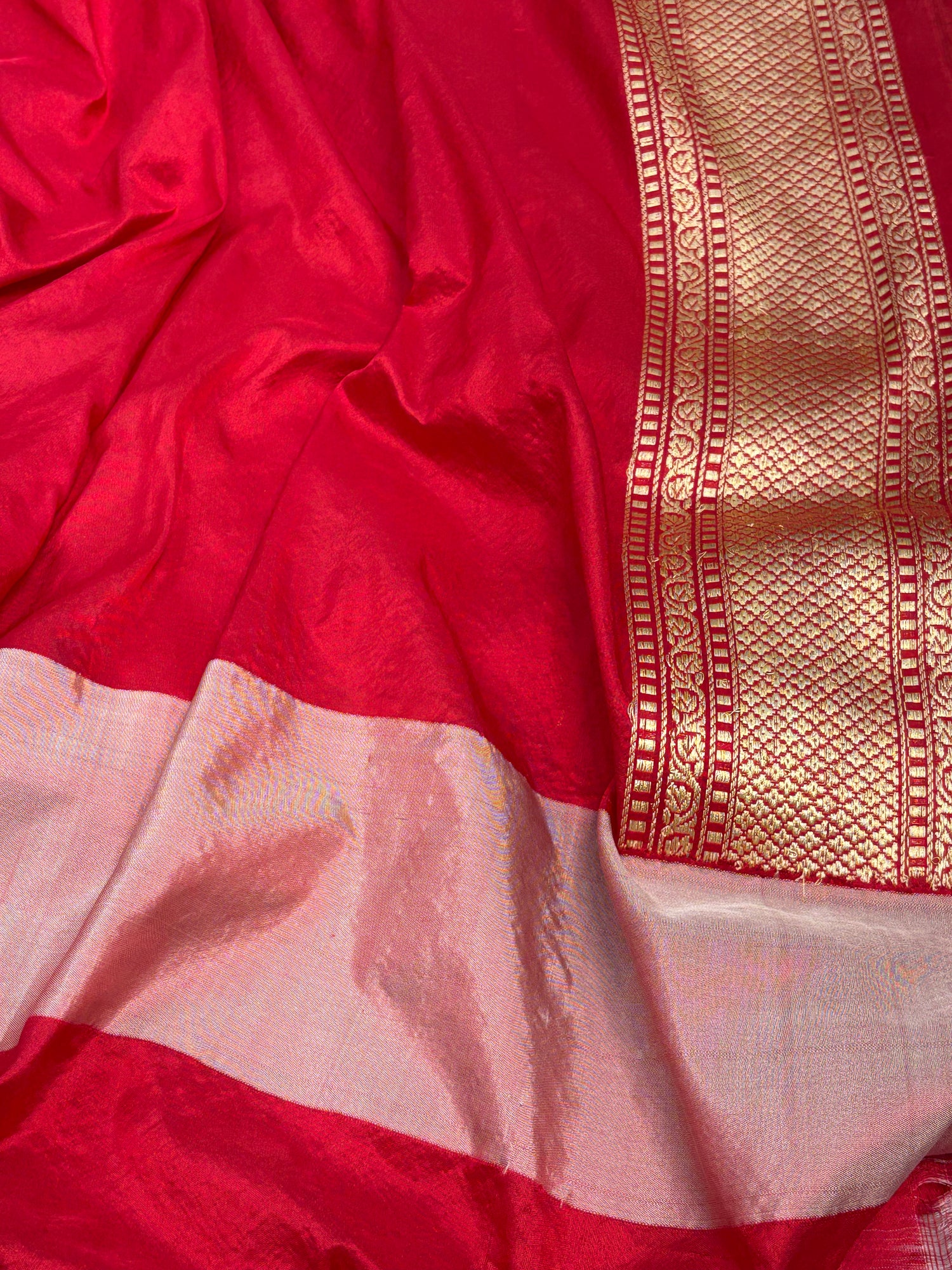 Lavender Handwoven Tissue Buti Banarasi Meenakari Saree with Kadhiyal Border