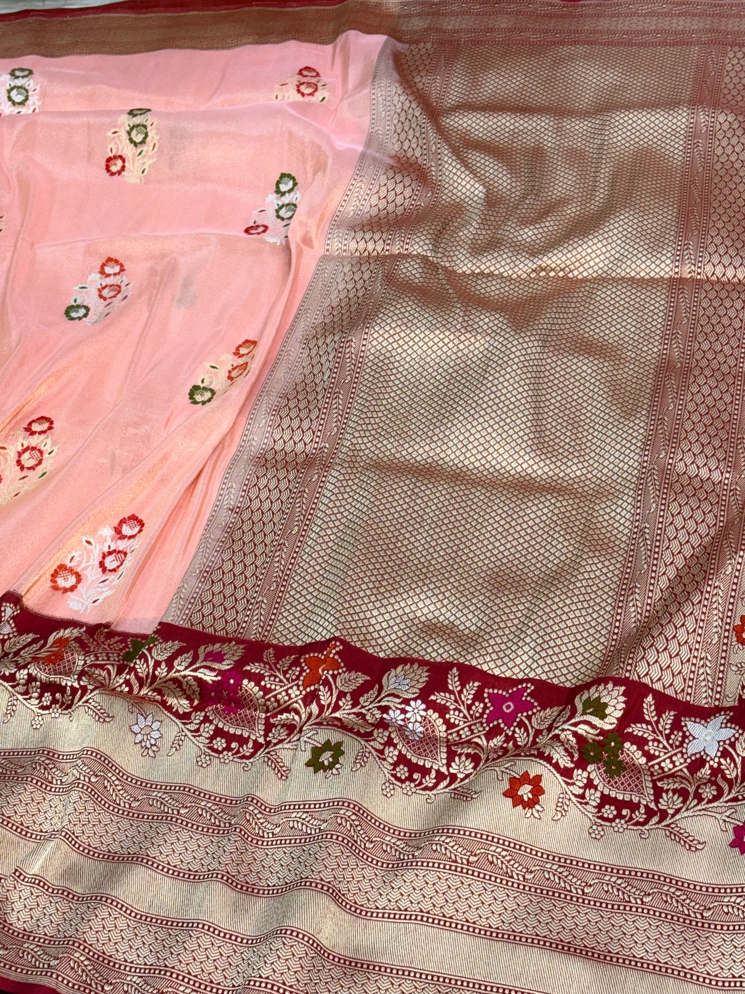 Peach Handwoven Tissue Buti Banarasi Meenakari Saree with Kadhiyal Border