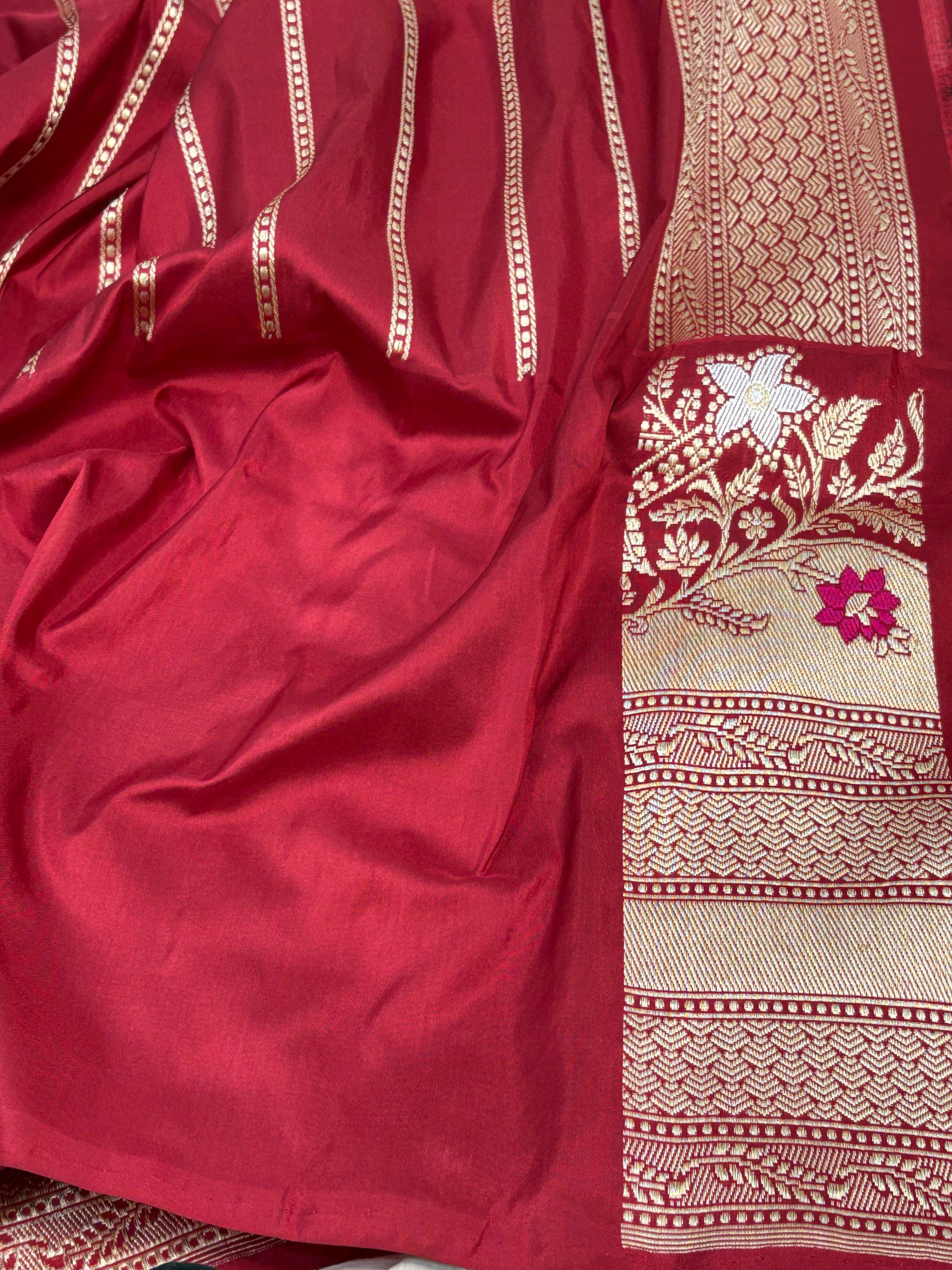 Peach Handwoven Tissue Buti Banarasi Meenakari Saree with Kadhiyal Border