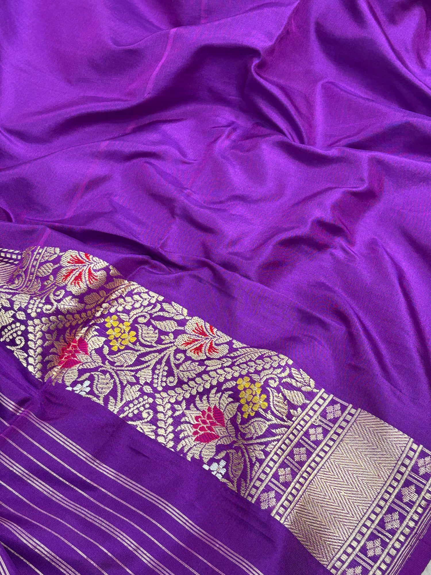 Lavender Kadhiyal Banarasi Katan Silk Saree with Purple Border