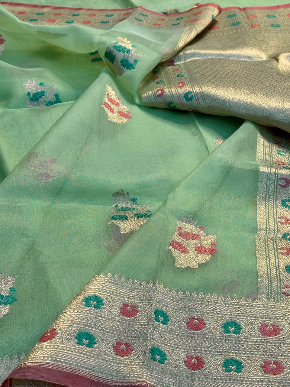Fresh Leaf Green Banarasi Kora Silk Handwoven Saree