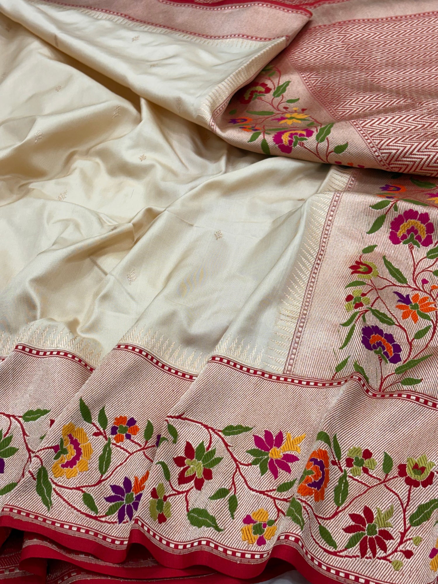 Ivory Pure Banarasi Ektara  Silk Handwoven Saree