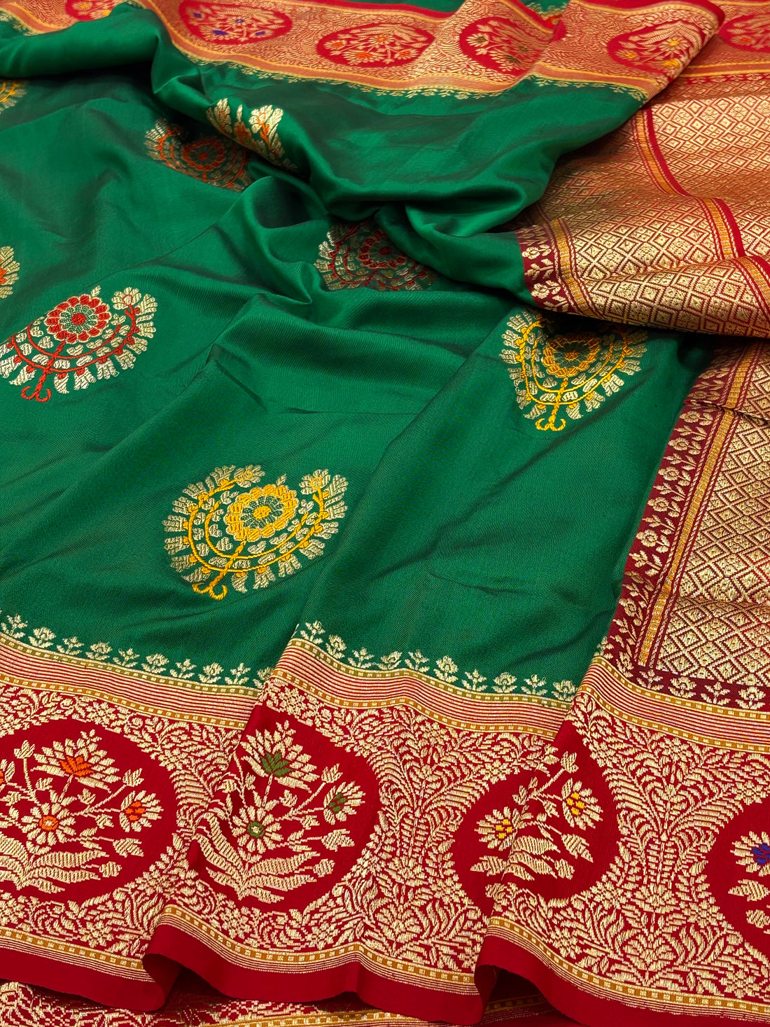 Bottle Green Pure Banarasi Ektara  Silk Handwoven Saree