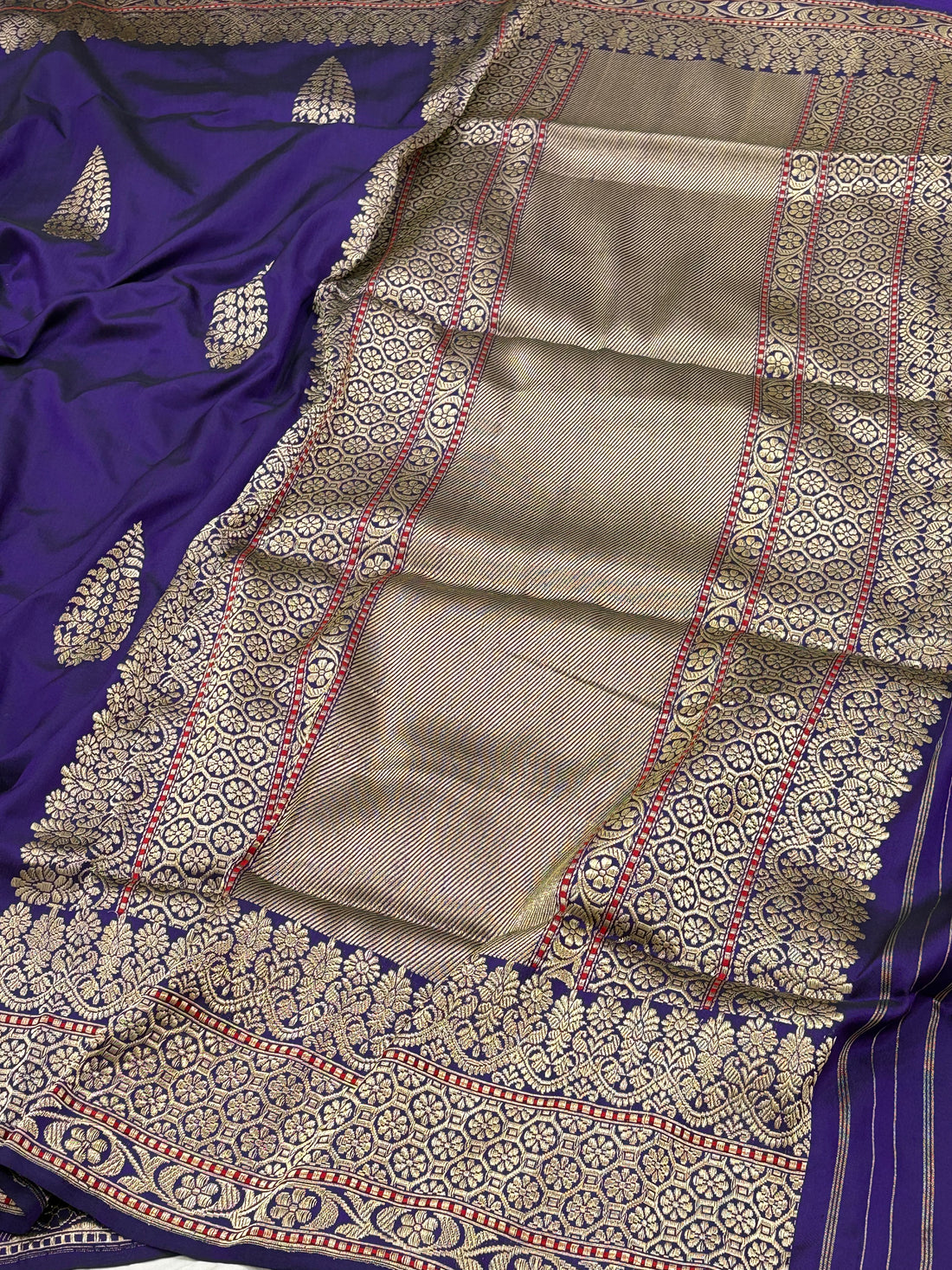 Purple Pure Banarasi Ektara  Silk Handwoven Saree