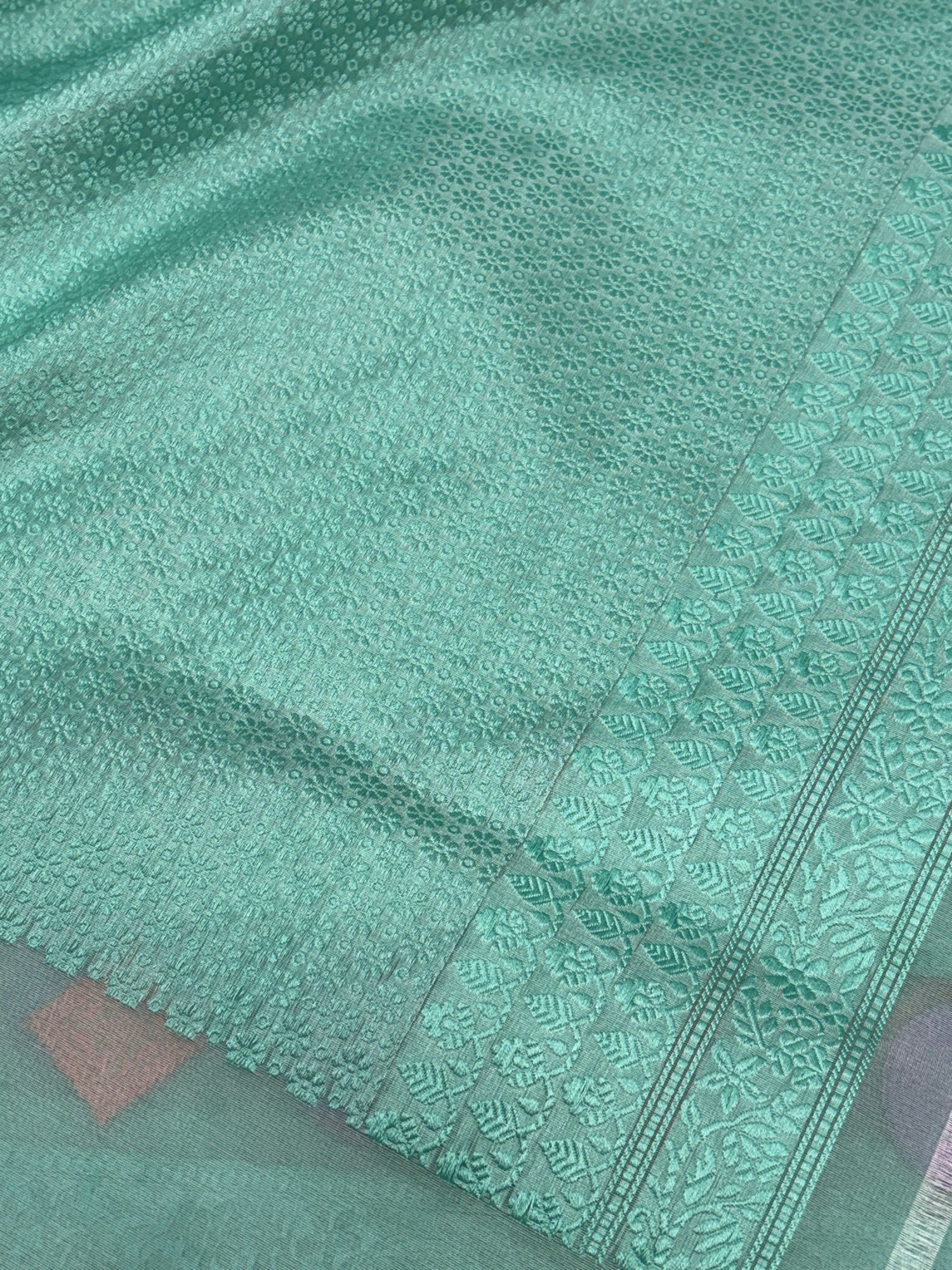 Handwoven Pure Kora Ektara Banarasi Saree with Traditional Resham Border