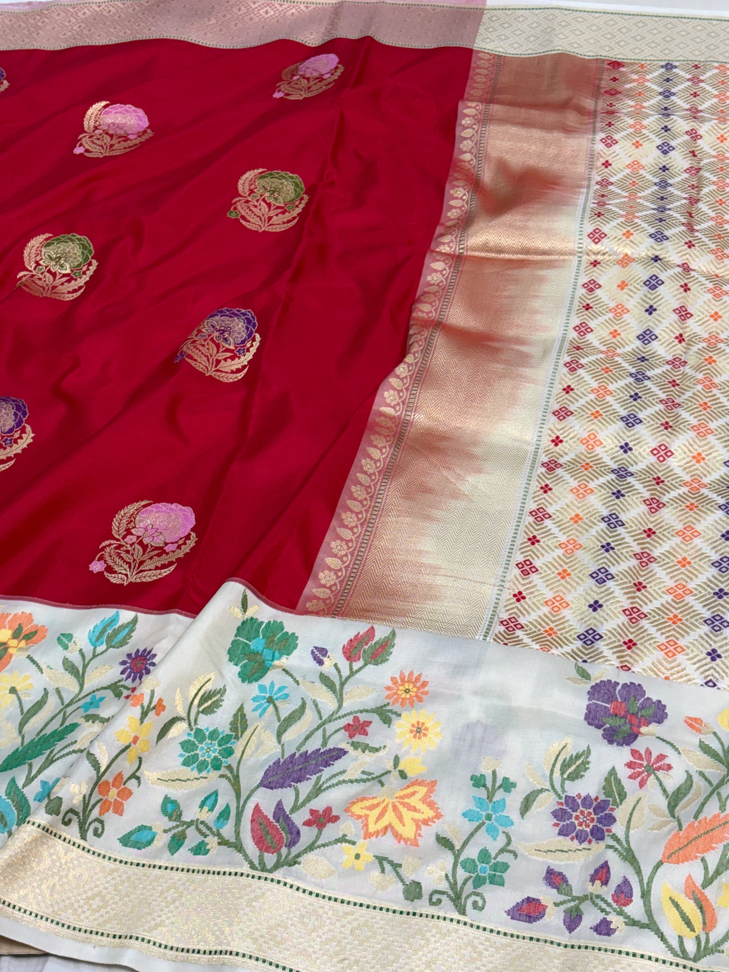 Red Kadhiyal Banarasi Saree