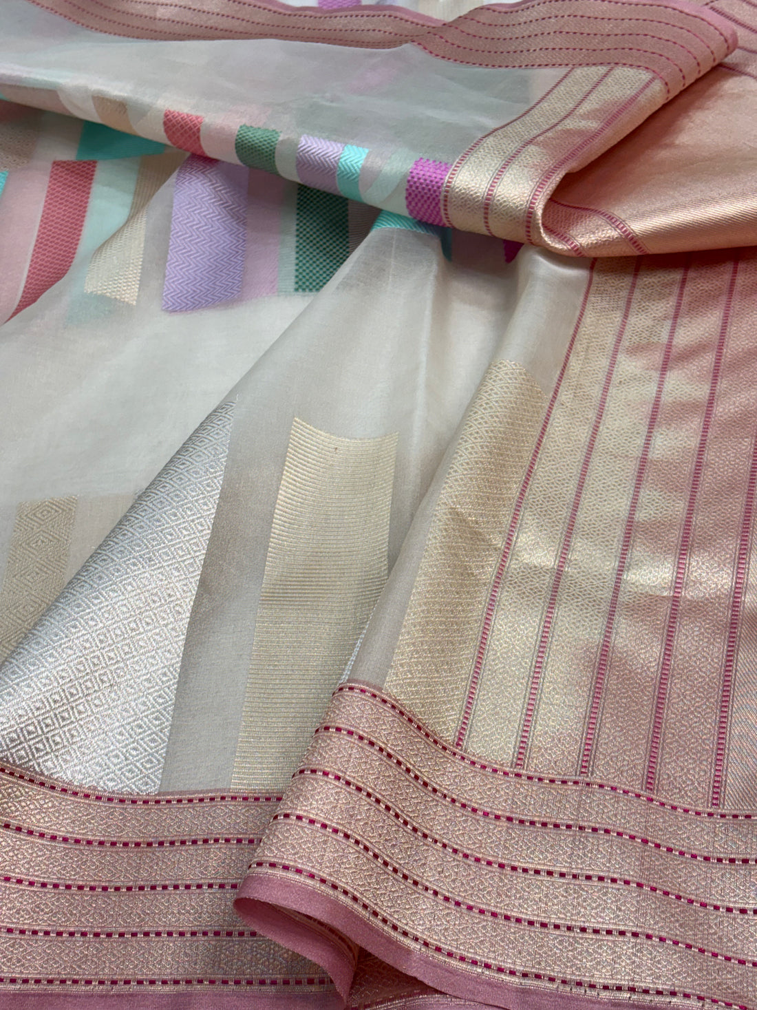 Handwoven Modern Tissue Banarasi Saree