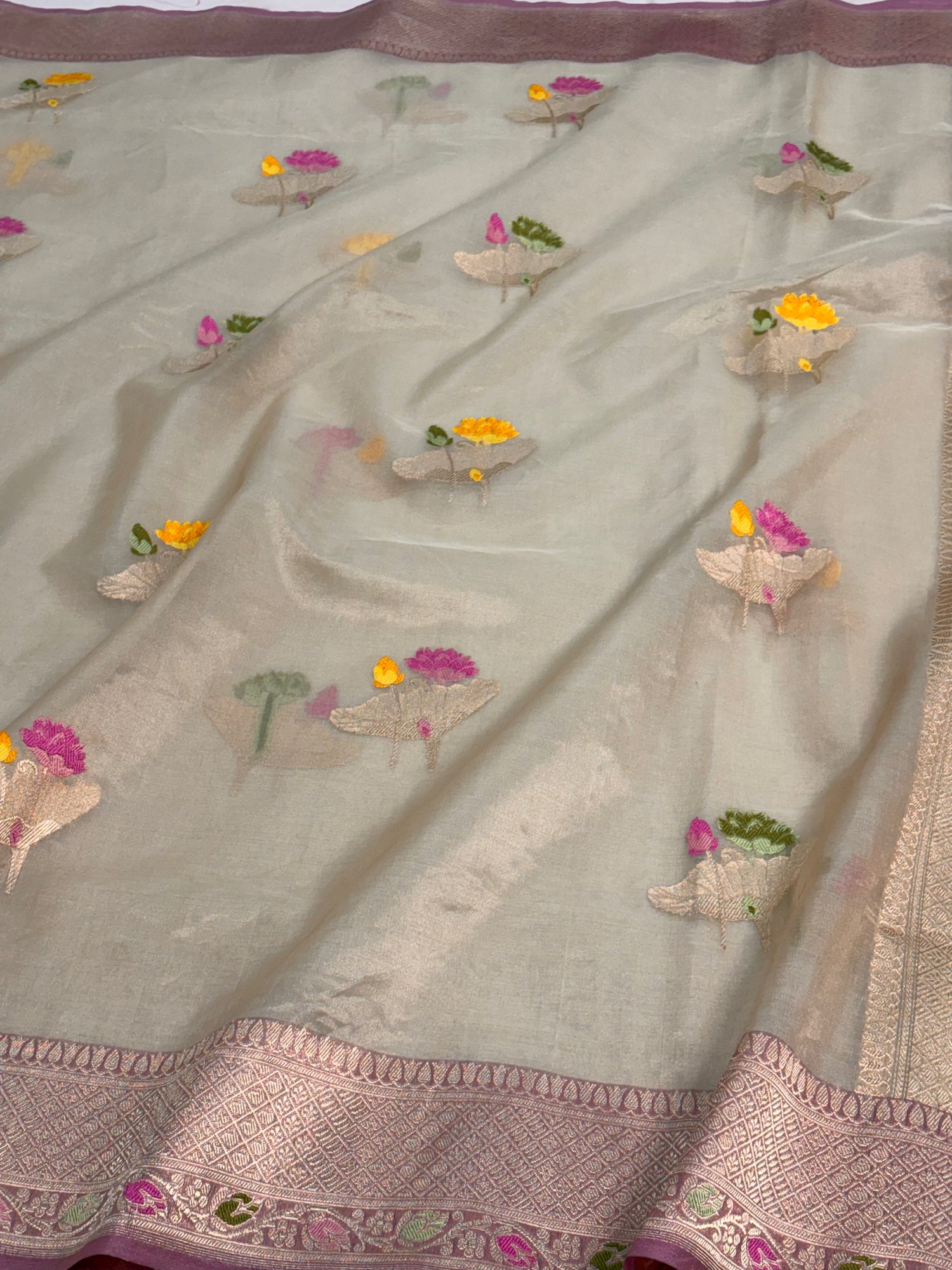 Handloom Tissue Tilfi Buta Banarasi Saree