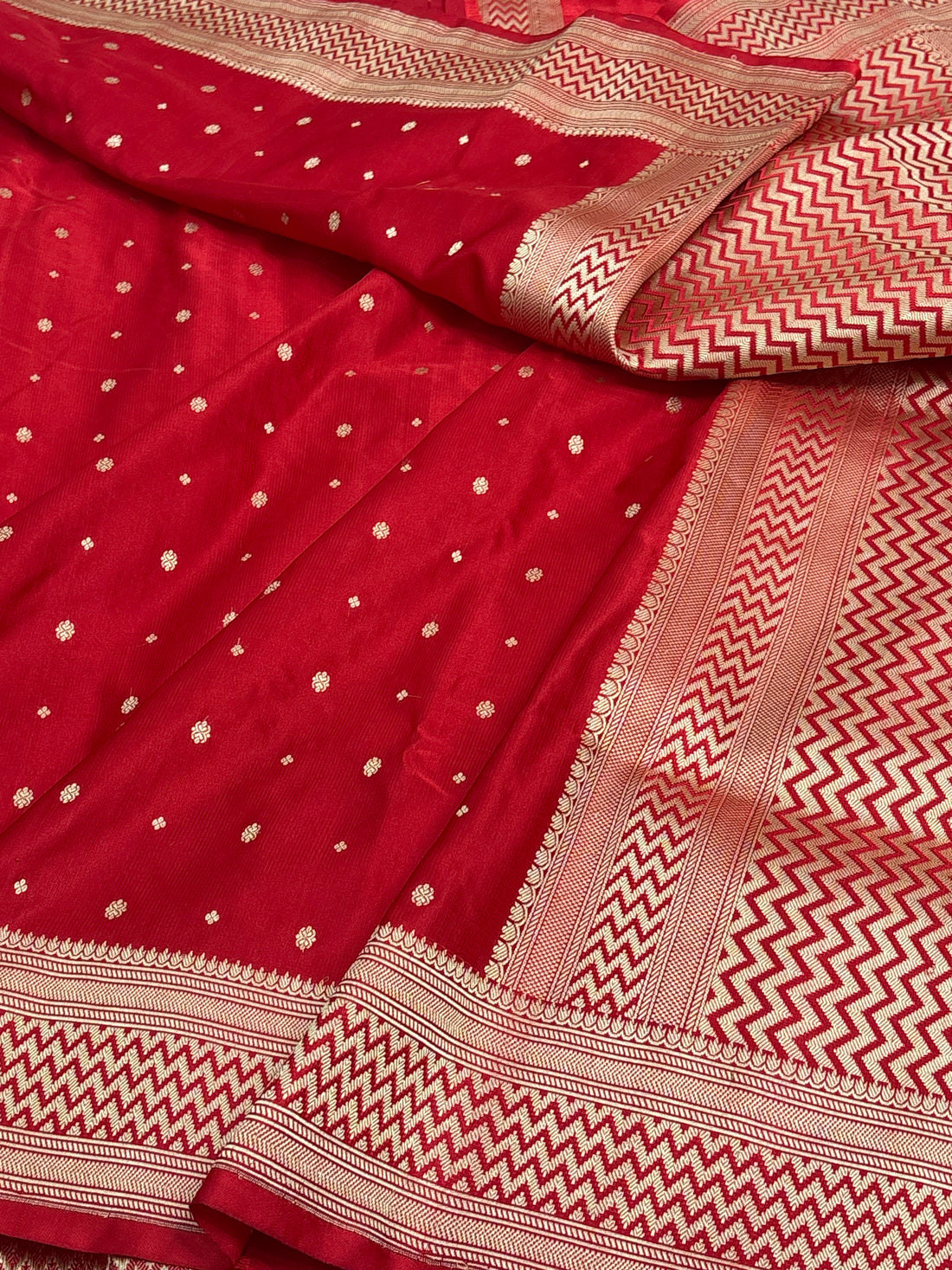 Red Handwoven Chunri Buti Banarasi Satin Silk Saree