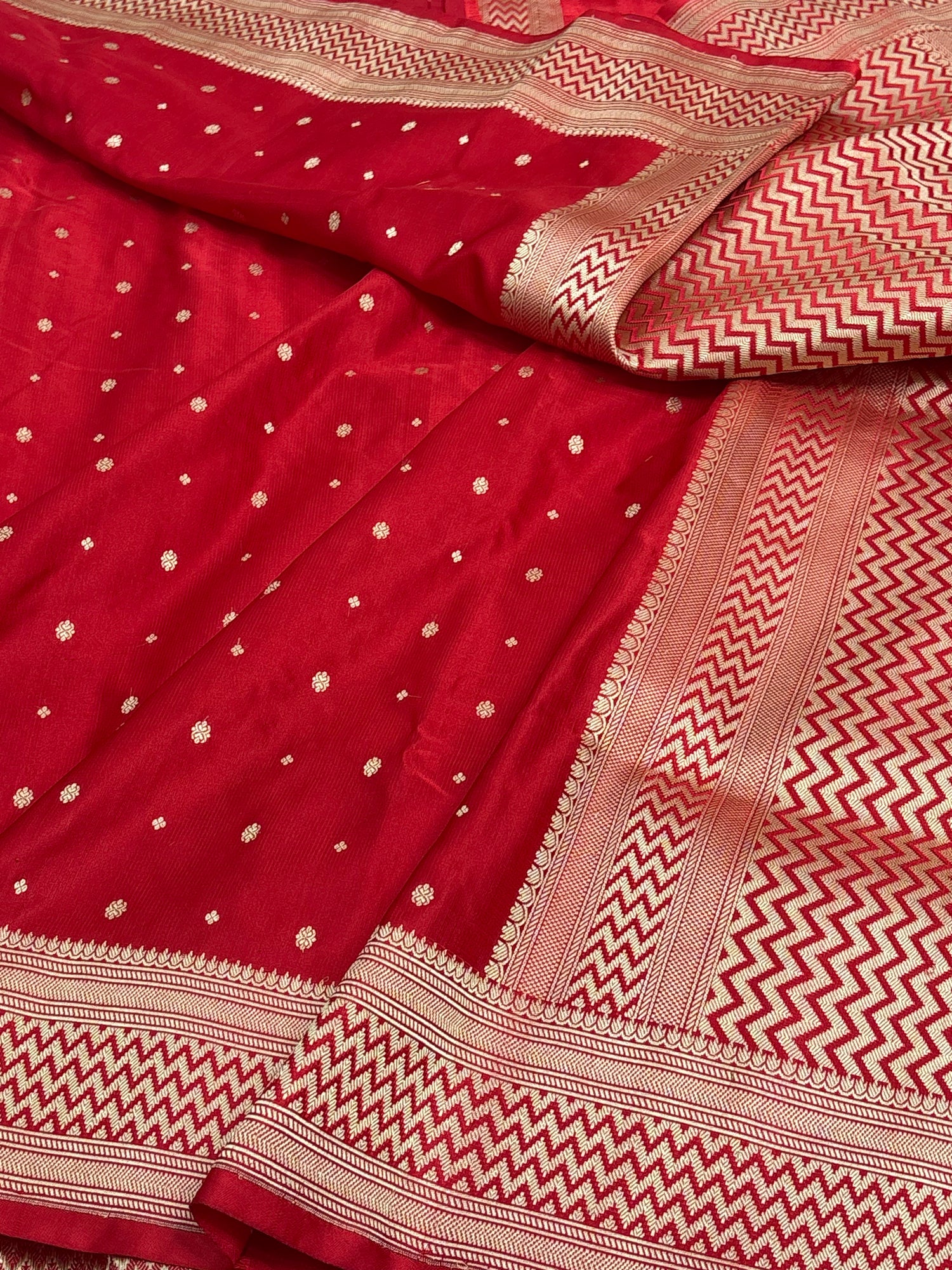 Red Handwoven Chunri Buti Banarasi Satin Silk Saree