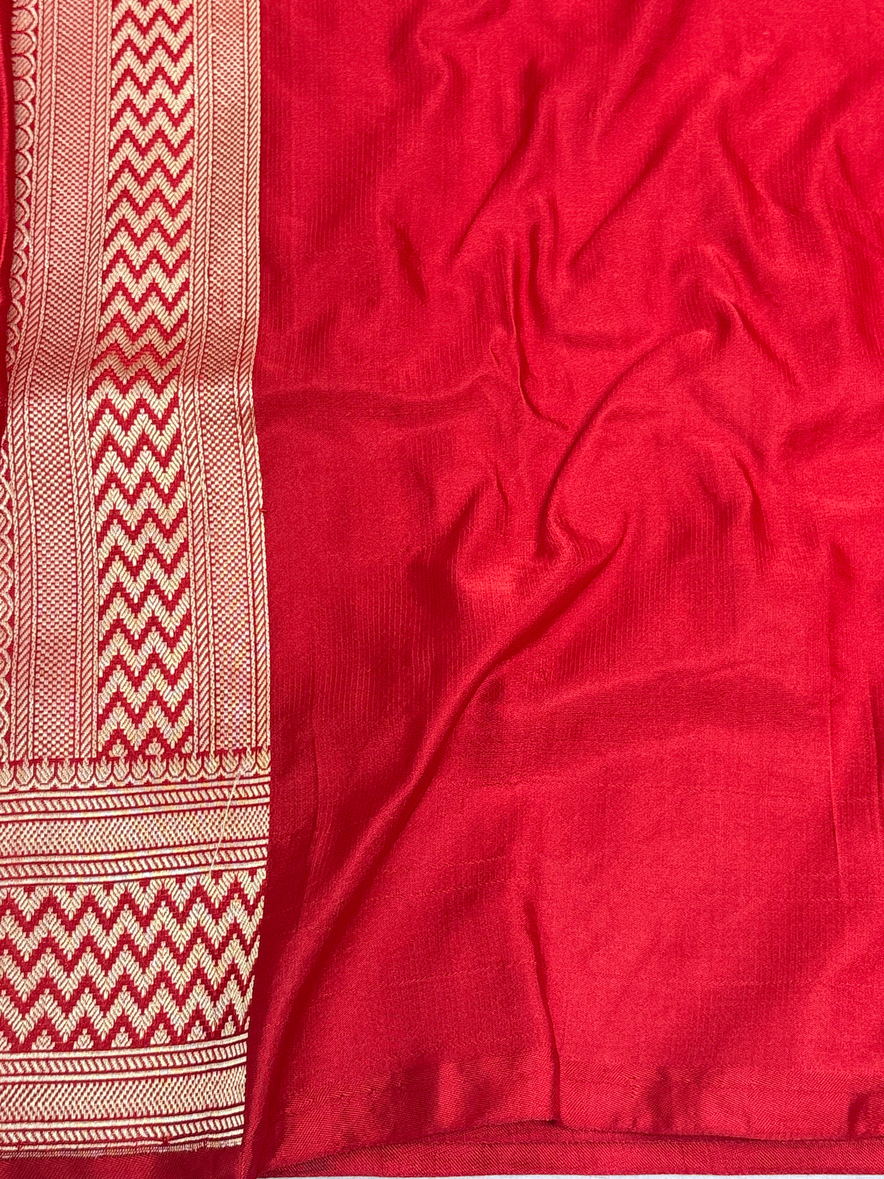 Red Handwoven Chunri Buti Banarasi Satin Silk Saree