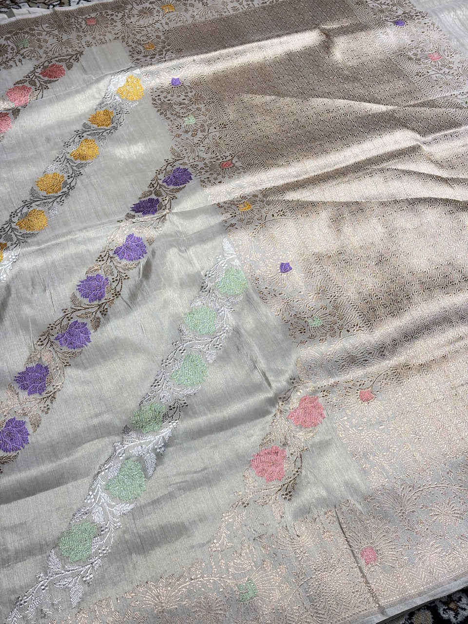 Ivory Tissue Banarasi Silk Handwoven Saree