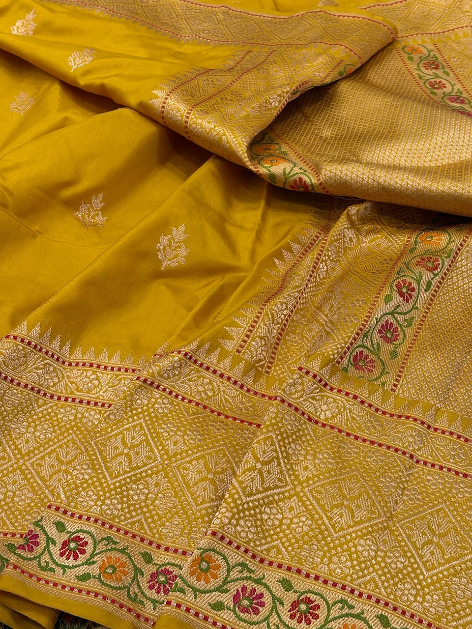 Musterd Yellow Pure Banarasi Ektara  Silk Handwoven Saree
